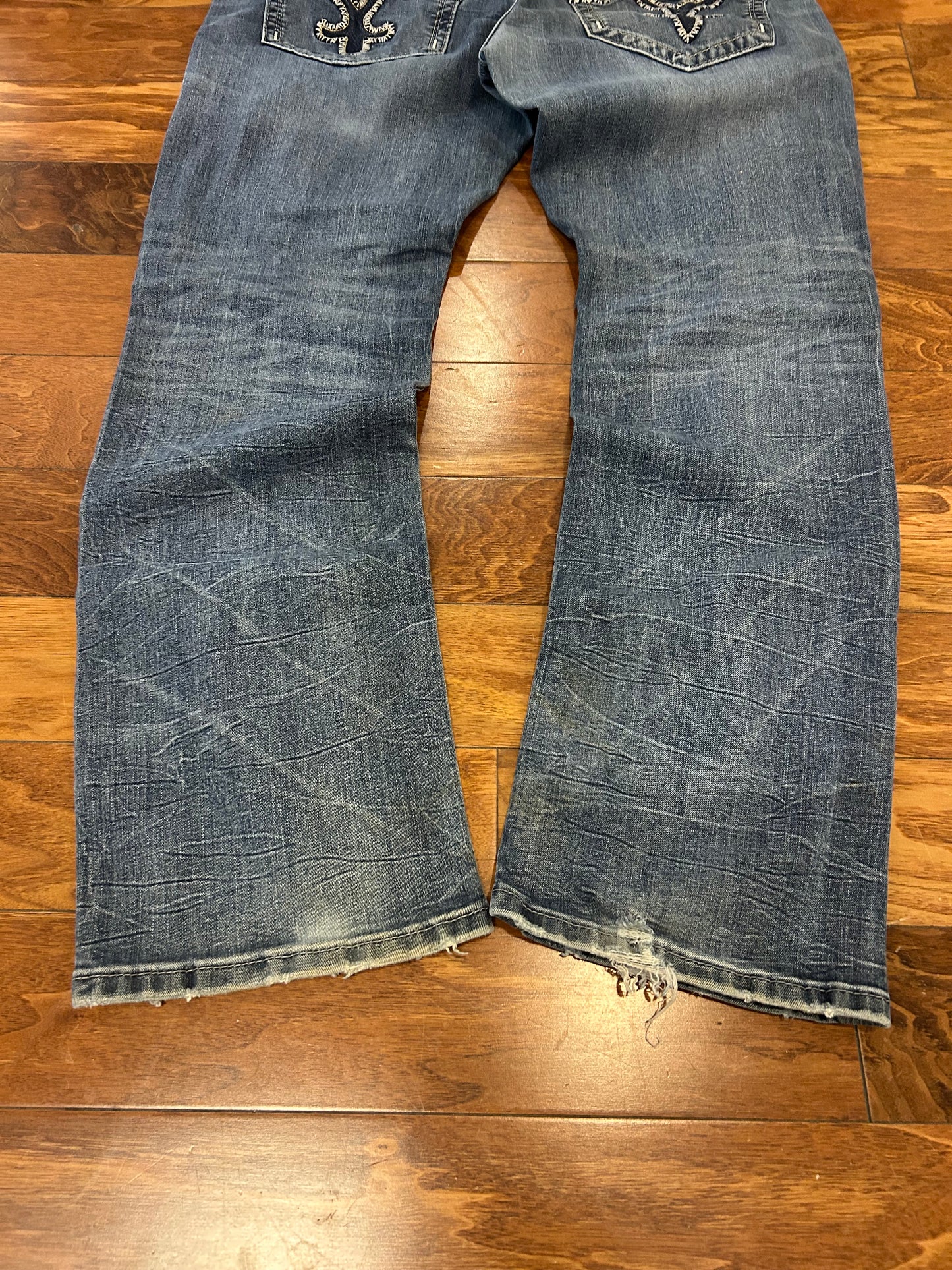 00s Rock Revival Embroidered Jeans (38 x 34)