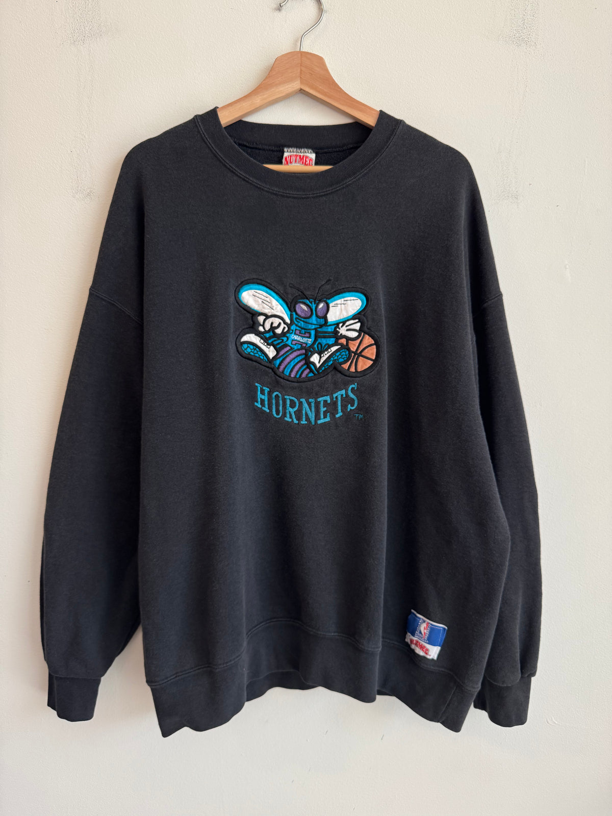 90s Charlotte Hornets Embroidered Nutmeg Faded Black Crewneck (XL)