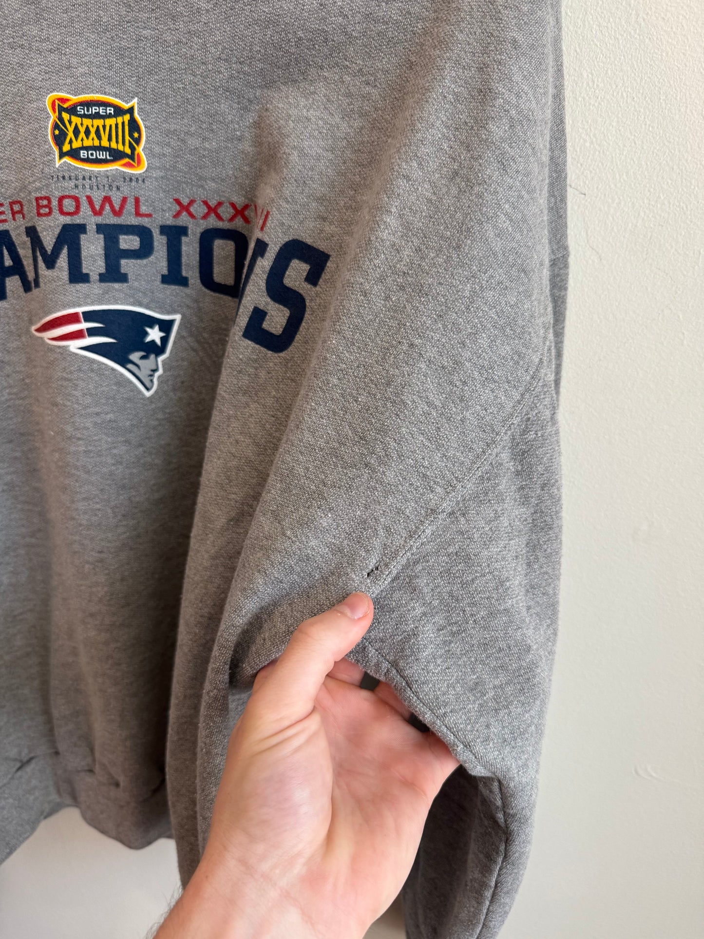 00s New England Patriots SB XXXVIII Grey Crewneck (XL)