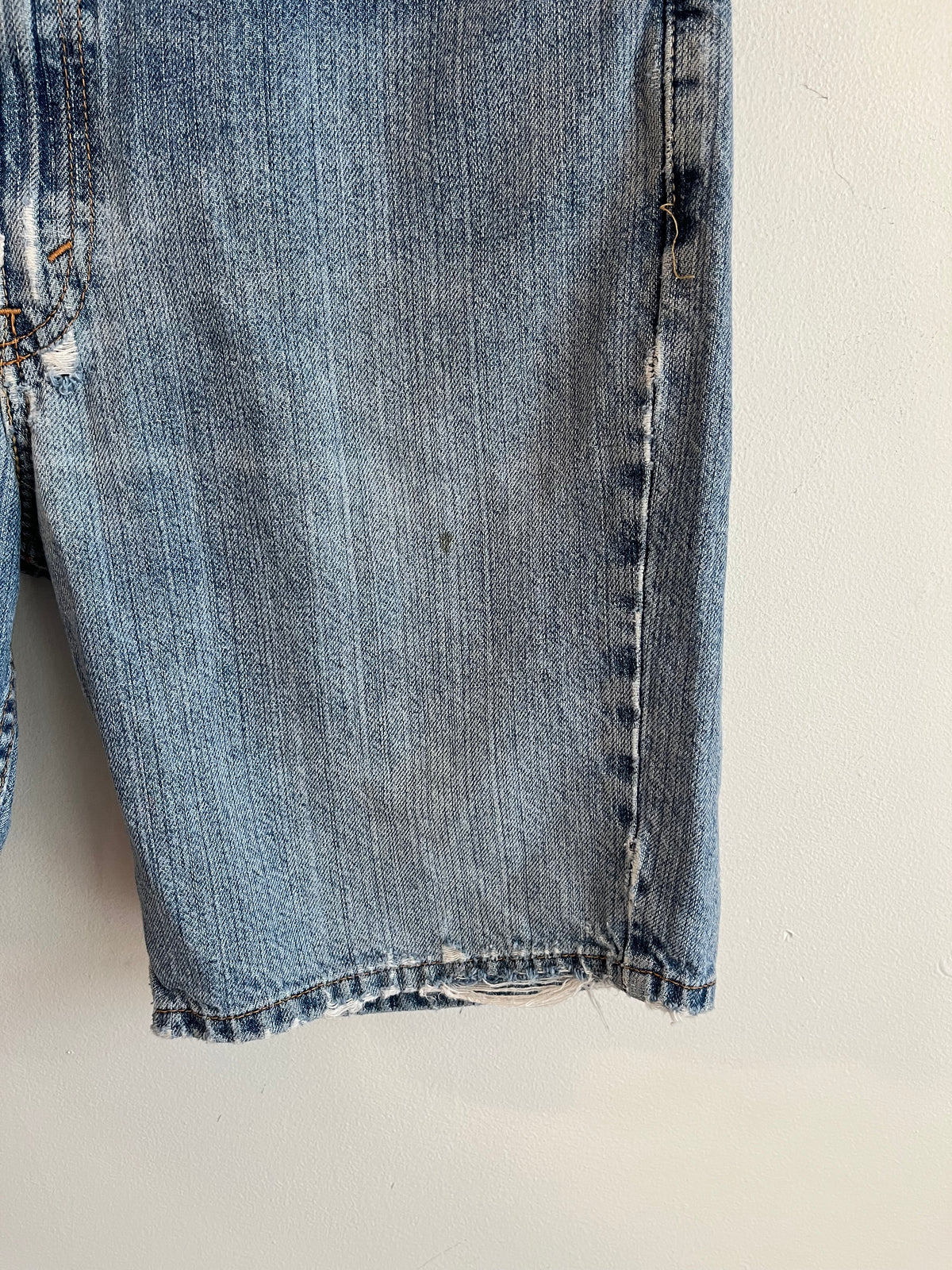 2006 Levi's 505 Distressed Jean Shorts (36)