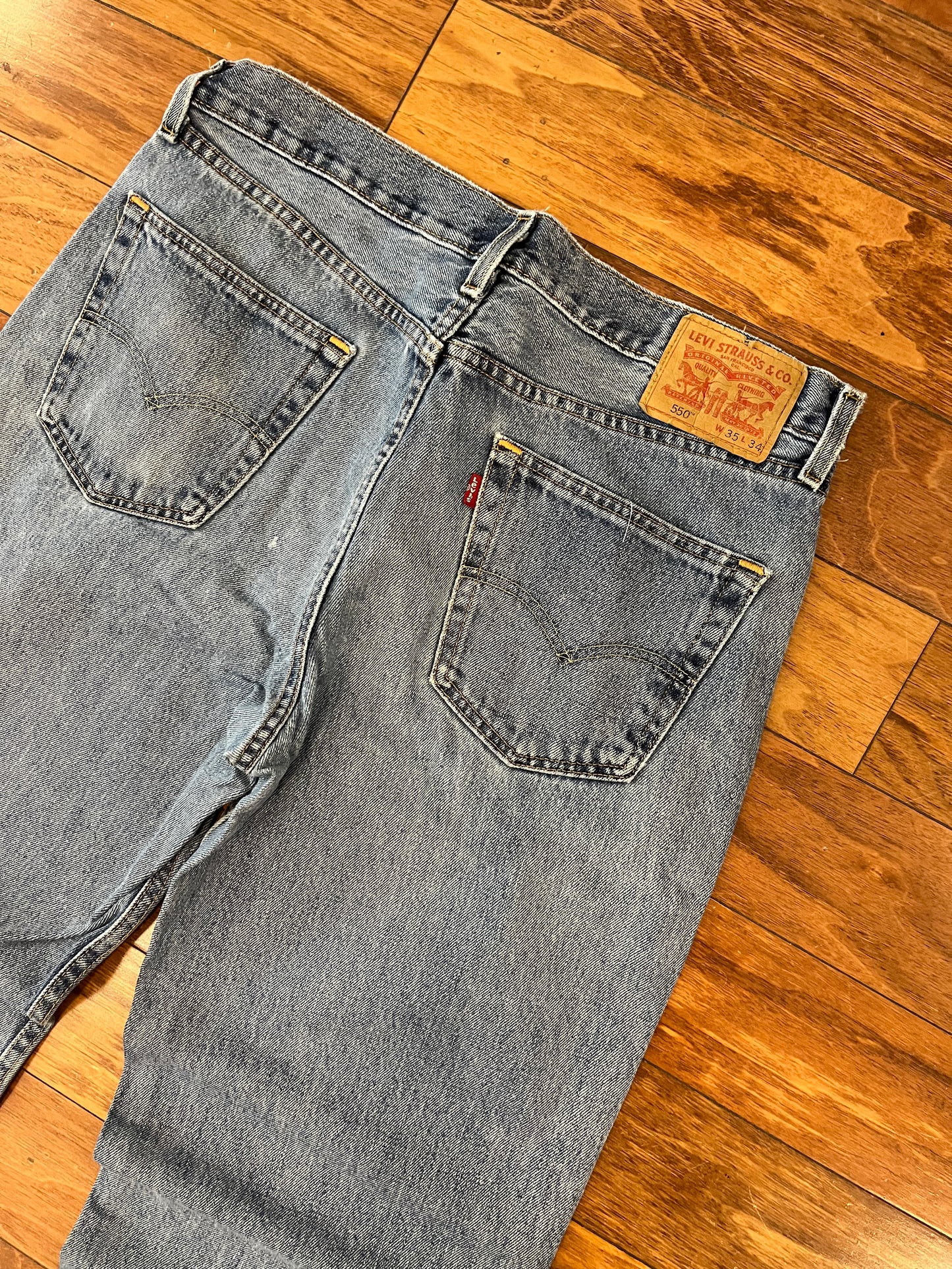 2010s Levi's 550 Mid Wash Blue Jeans (35 x 34)