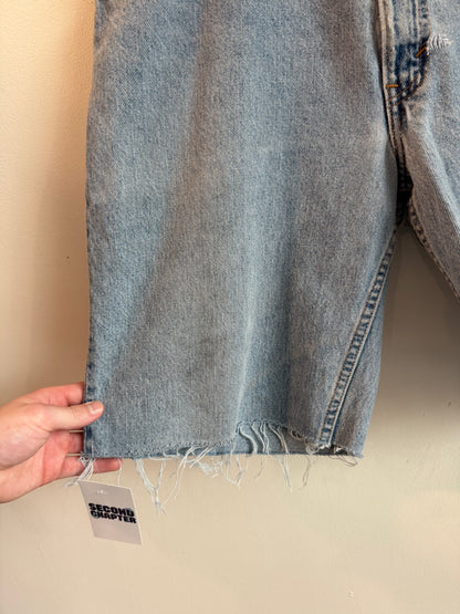 1997 Levi”s 560 Baggy Light Wash Shorts (36)
