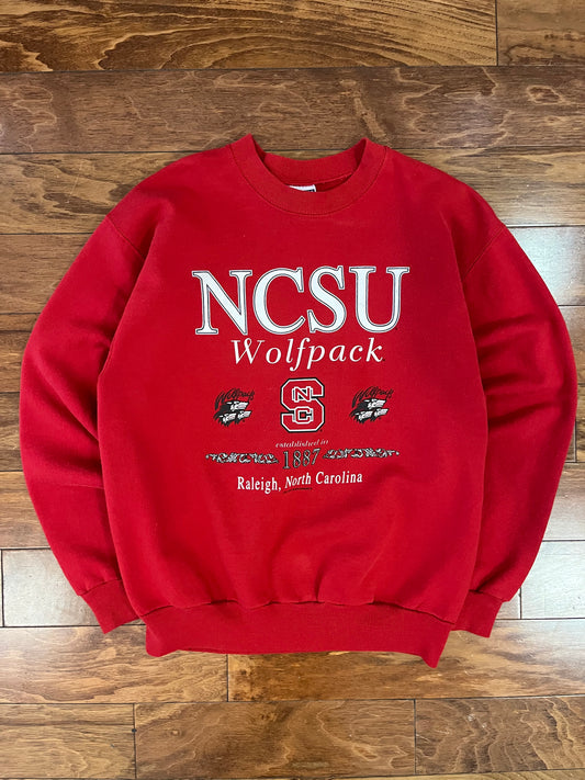 00s NC State University Wolfpack 3-Wolf Logo Vintage Crewneck (M)