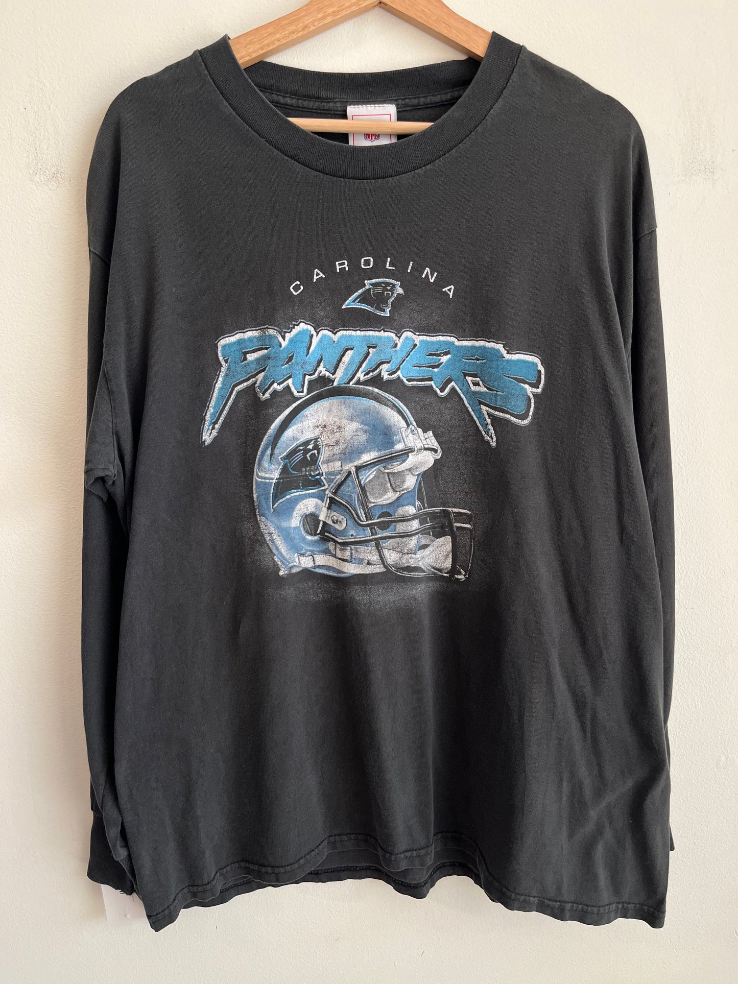 00s Carolina Panthers Faded Cat Scratch Helmet Long Sleeve Shirt (L)