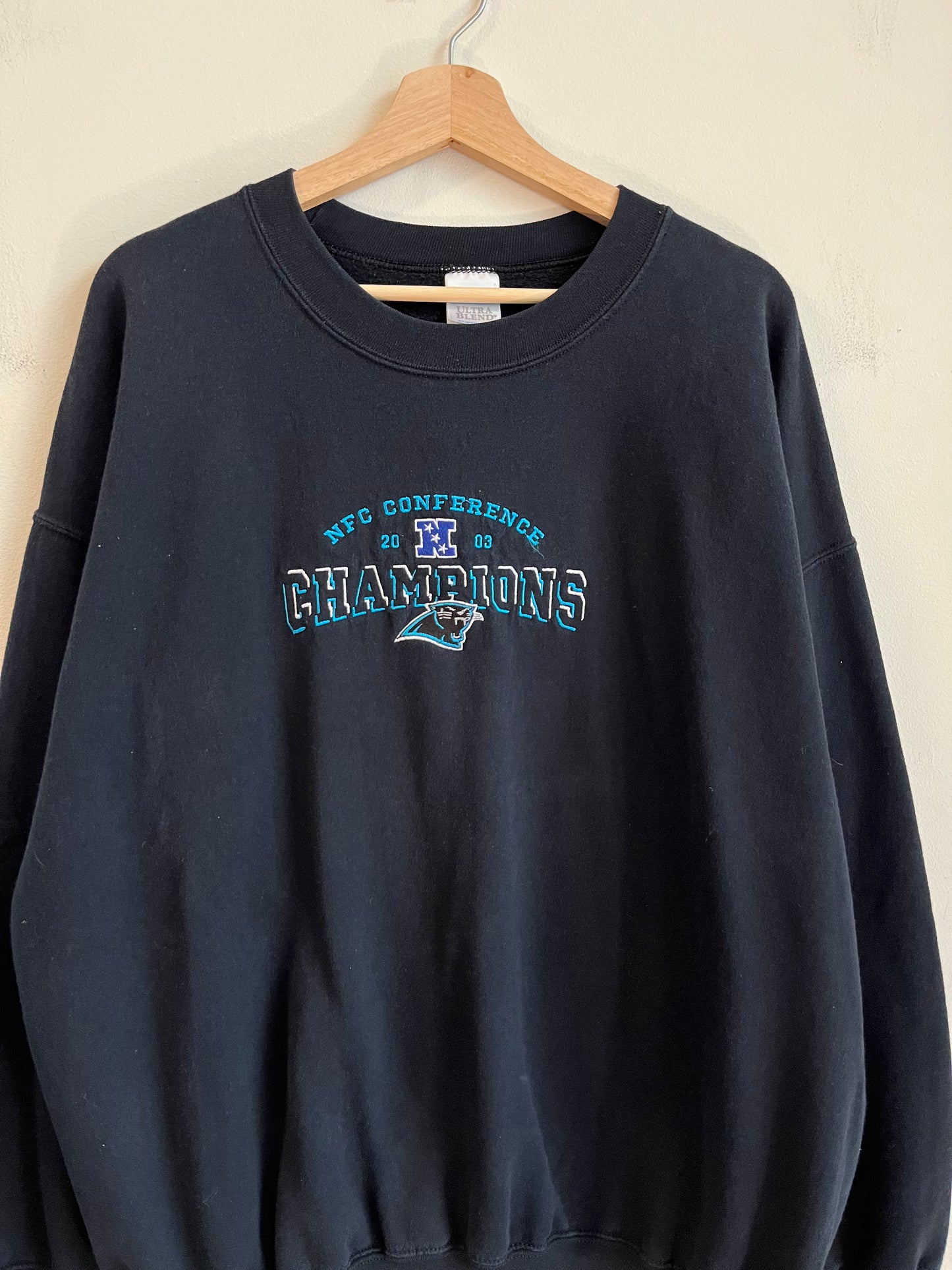 2003 Carolina Panthers NFC Champions Embroidered Black Crewneck (XL)