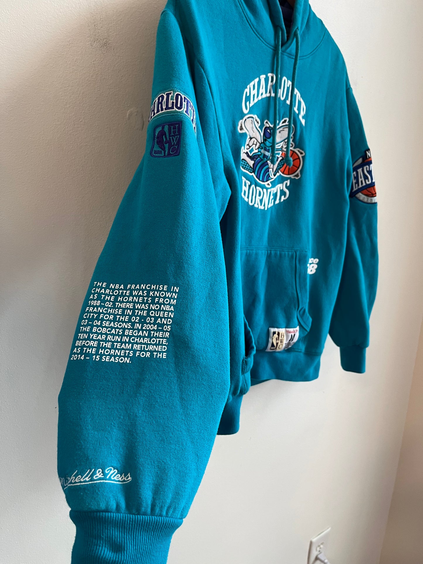 Charlotte Hornets Mitchell & Ness Teal Hoodie (M)