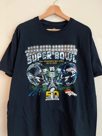 2016 Super Bowl 50 Carolina Panthers v Denver Broncos Helmets Tee (XL)