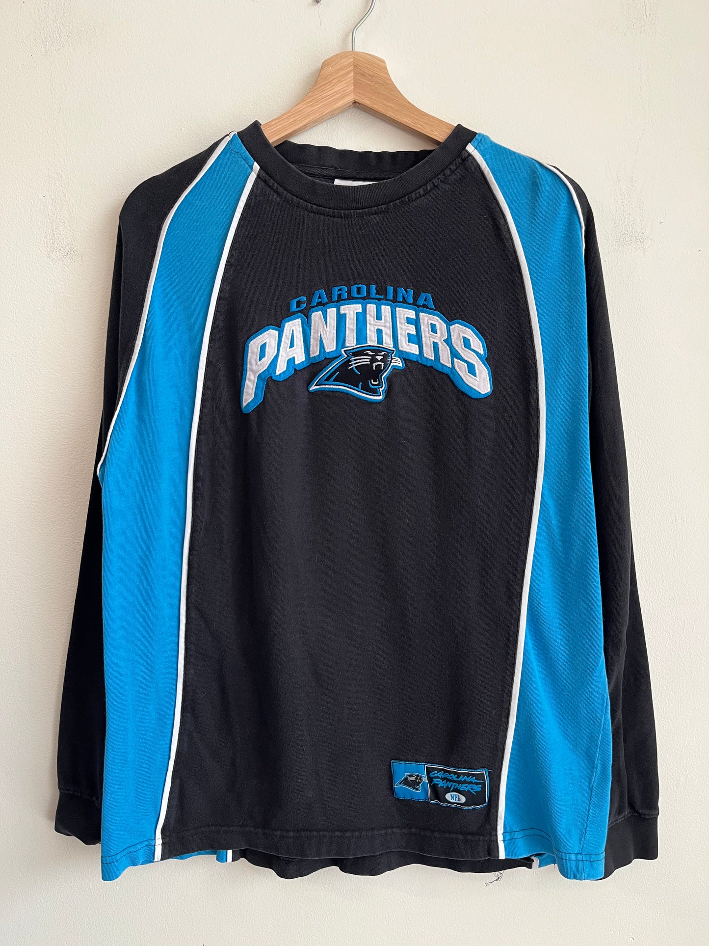 2000s Carolina Panthers Embroidered Spell Out Long Sleeve (L)