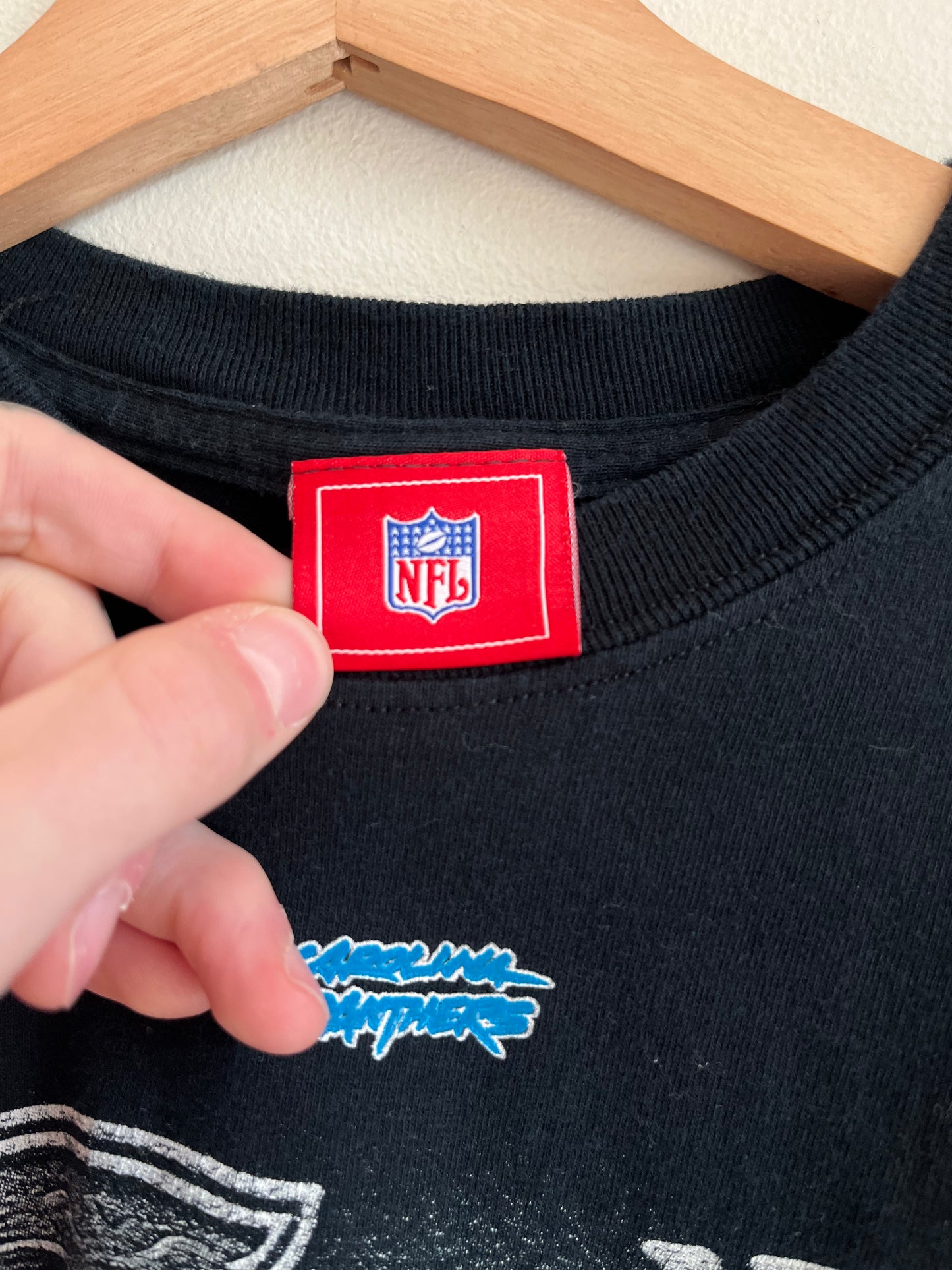 00s Carolina Panthers Big Helmet Tee (Youth L)