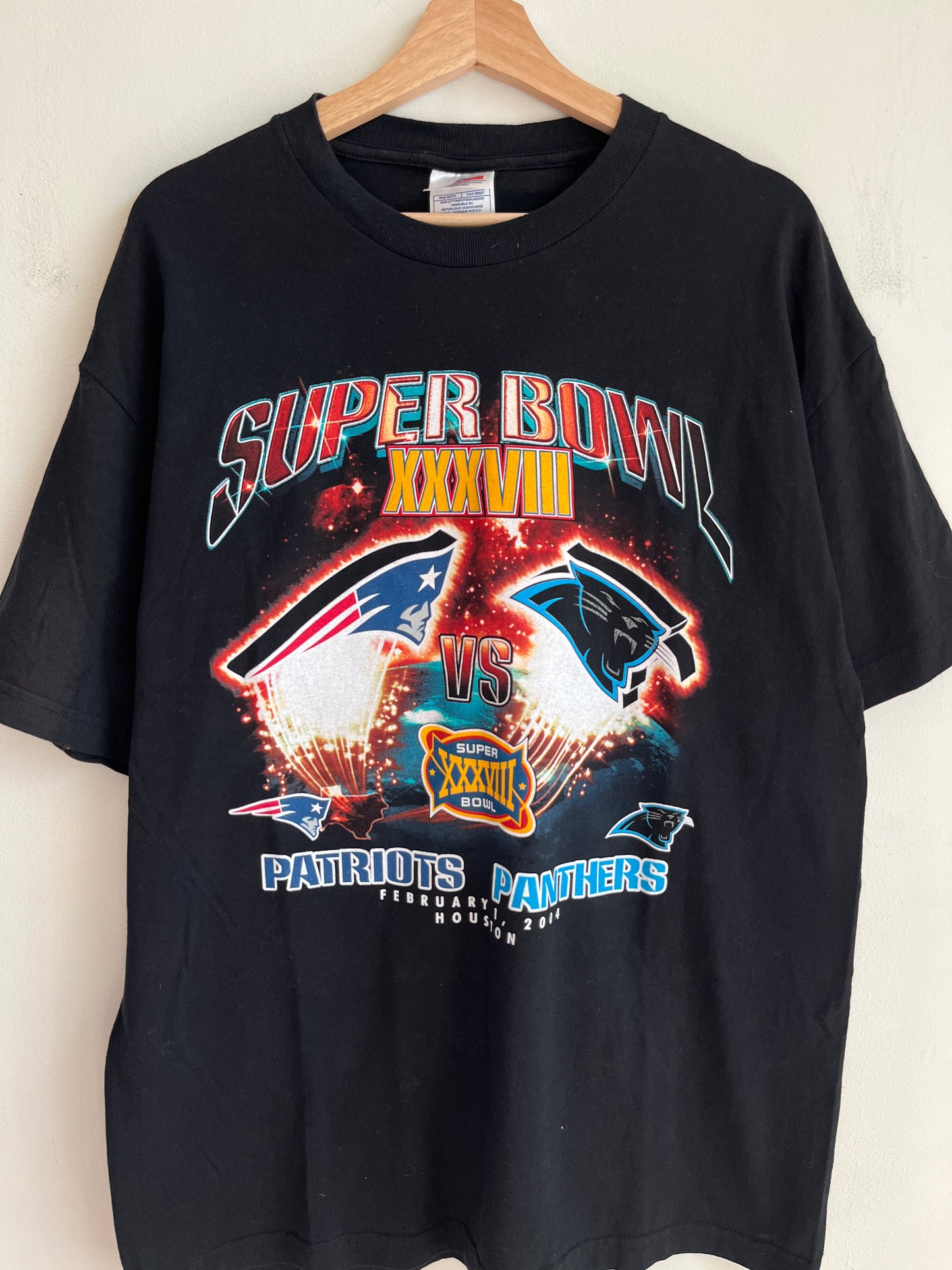 2004 Carolina Panthers v NE Patriots Super Bowl Tee (XL)