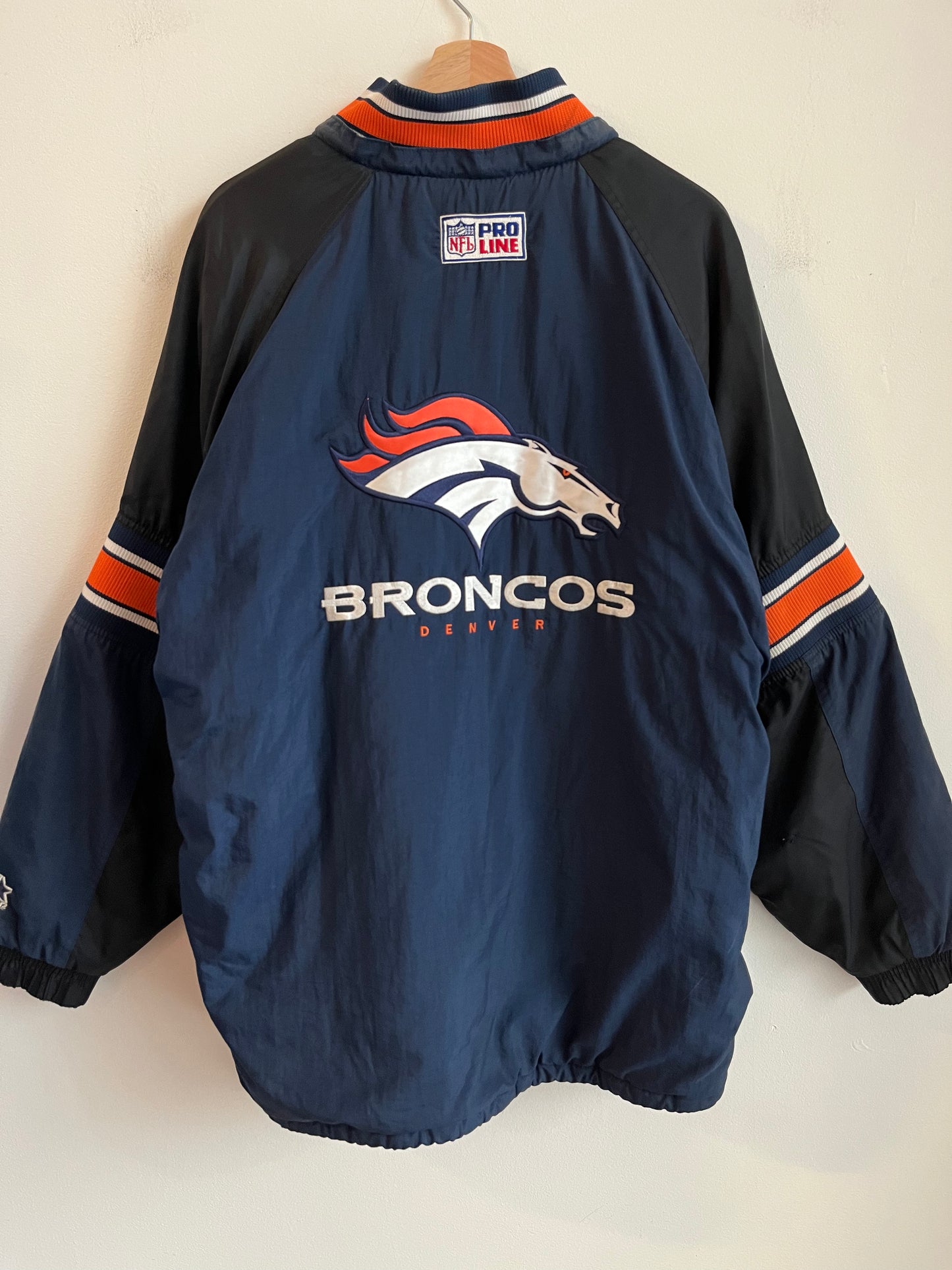 90s Denver Broncos Starter Puffer Jacket (L)