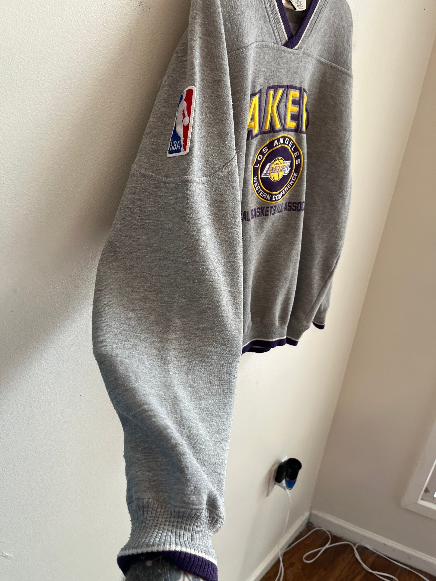 1990s Los Angeles Lakers Embroidered Spell Out Lee Crewneck (L)