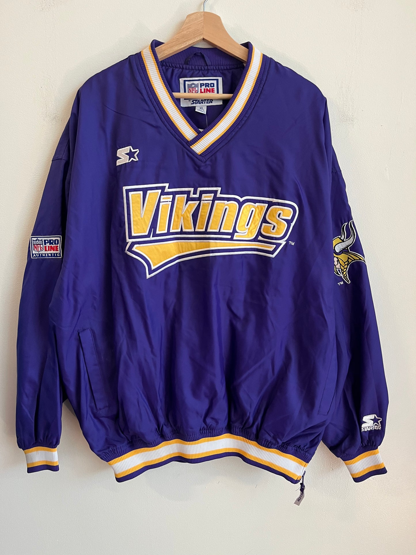 90s Minnesota Vikings Starter Spell Out Windbreaker (XL)