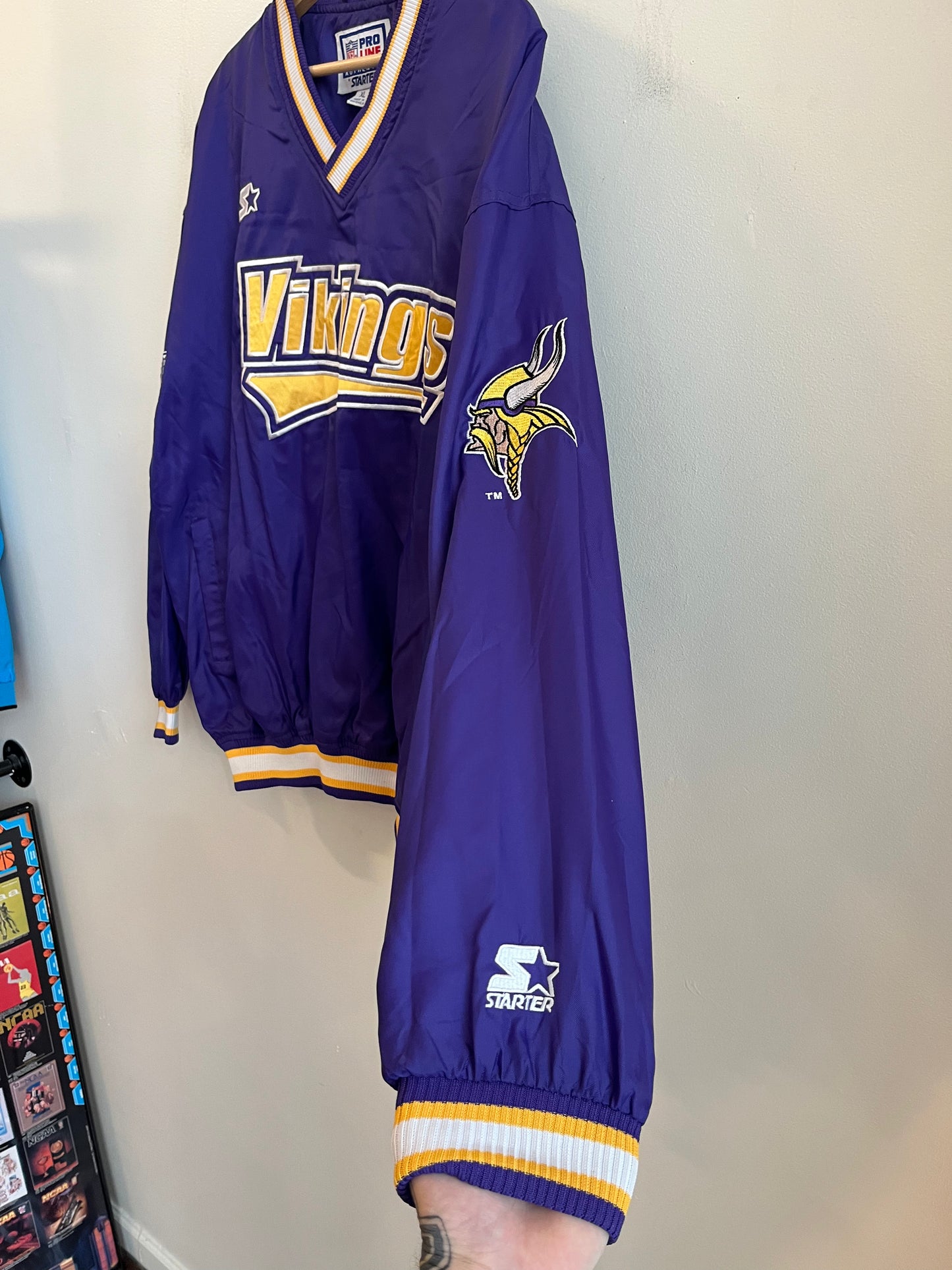 90s Minnesota Vikings Starter Spell Out Windbreaker (XL)
