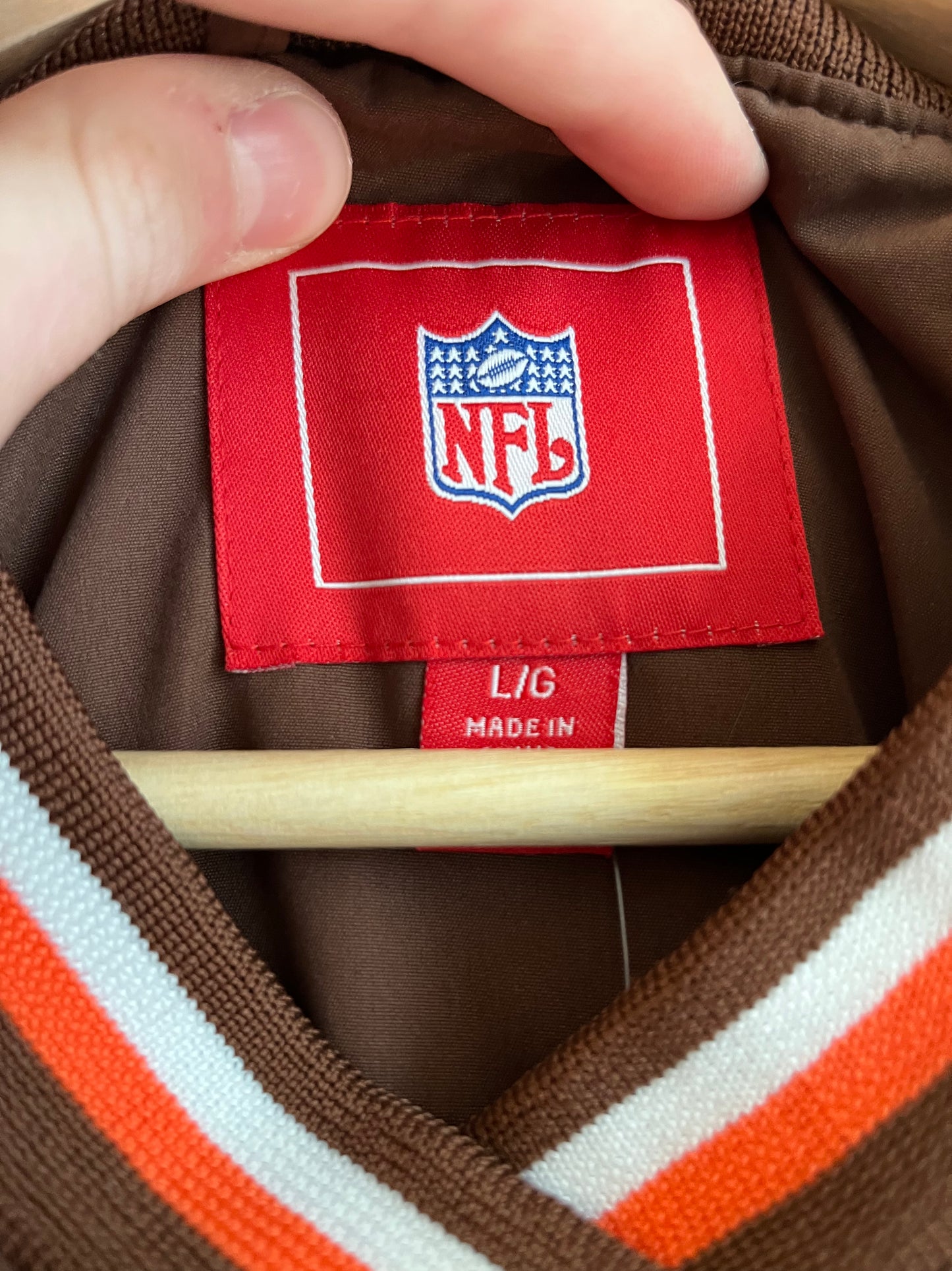 2000s Cleveland Browns Two Tone Spell Out Windbreaker (L)