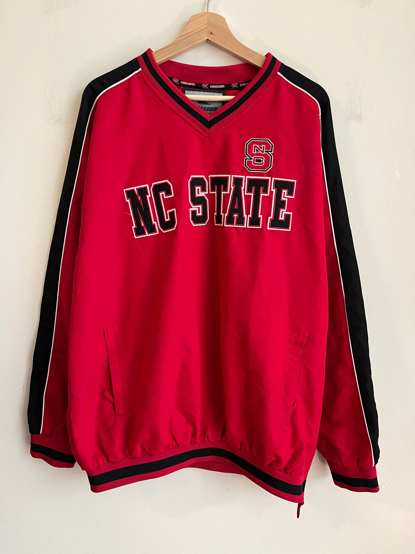 00s NC State Wolfpack Colosseum Windbreaker (XL)
