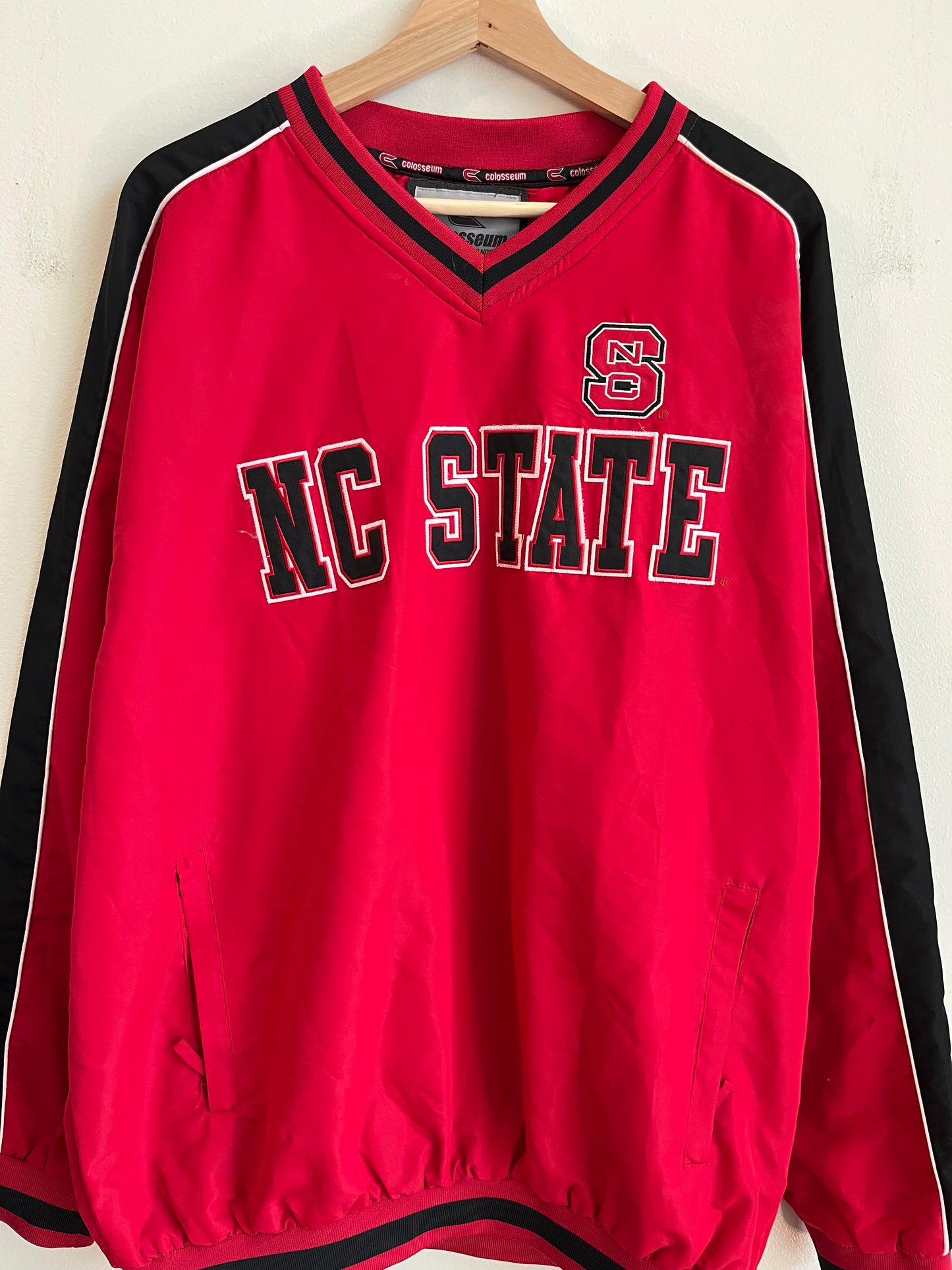 00s NC State Wolfpack Colosseum Windbreaker (XL)