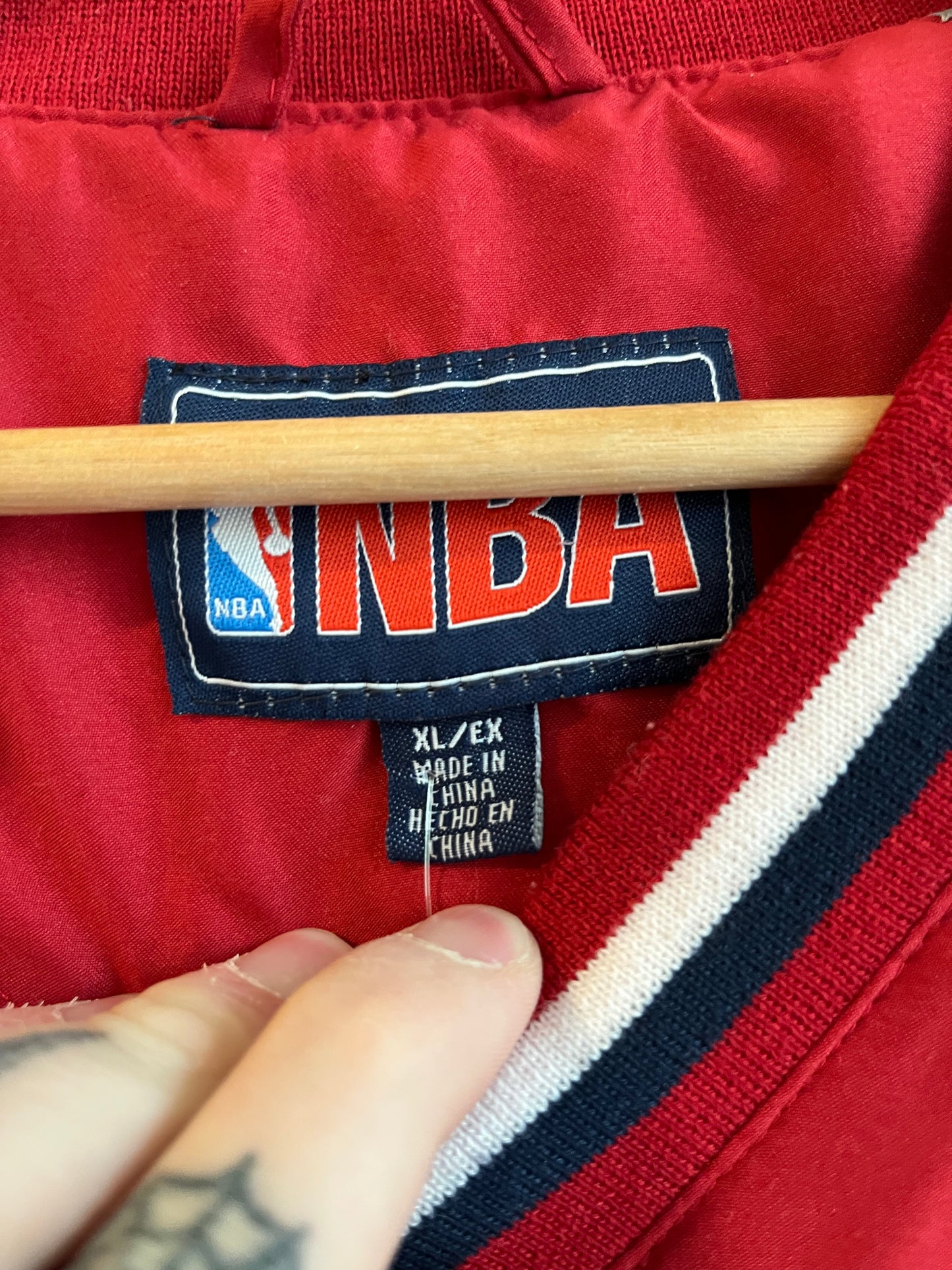 00s Cleveland Cavaliers NBA Windbreaker (XL)