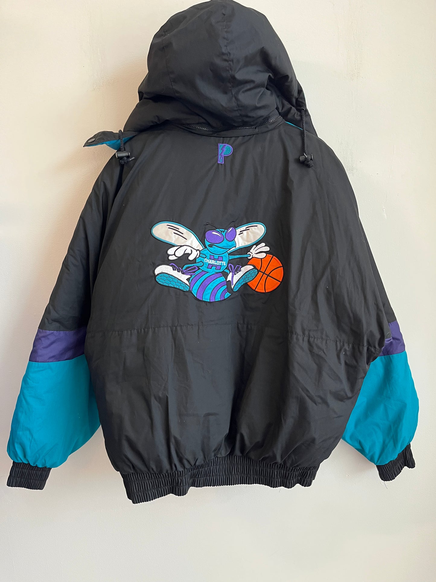 90s Charlotte Hornets Reversible Pro Player Puffer Jacket (XL)