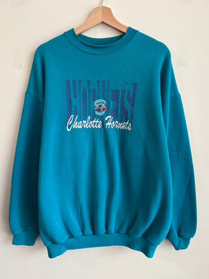 1990s Charlotte Hornets Embroidered Logo 7 Spell Out Crewneck (XL)