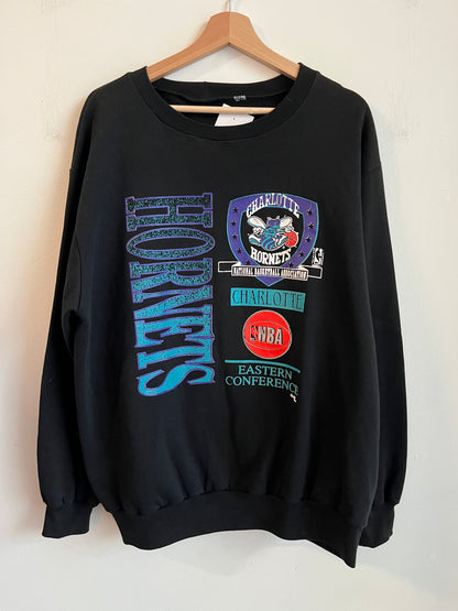 1990s Charlotte Hornets Chalk Line Spell Out Black Crewneck (L)