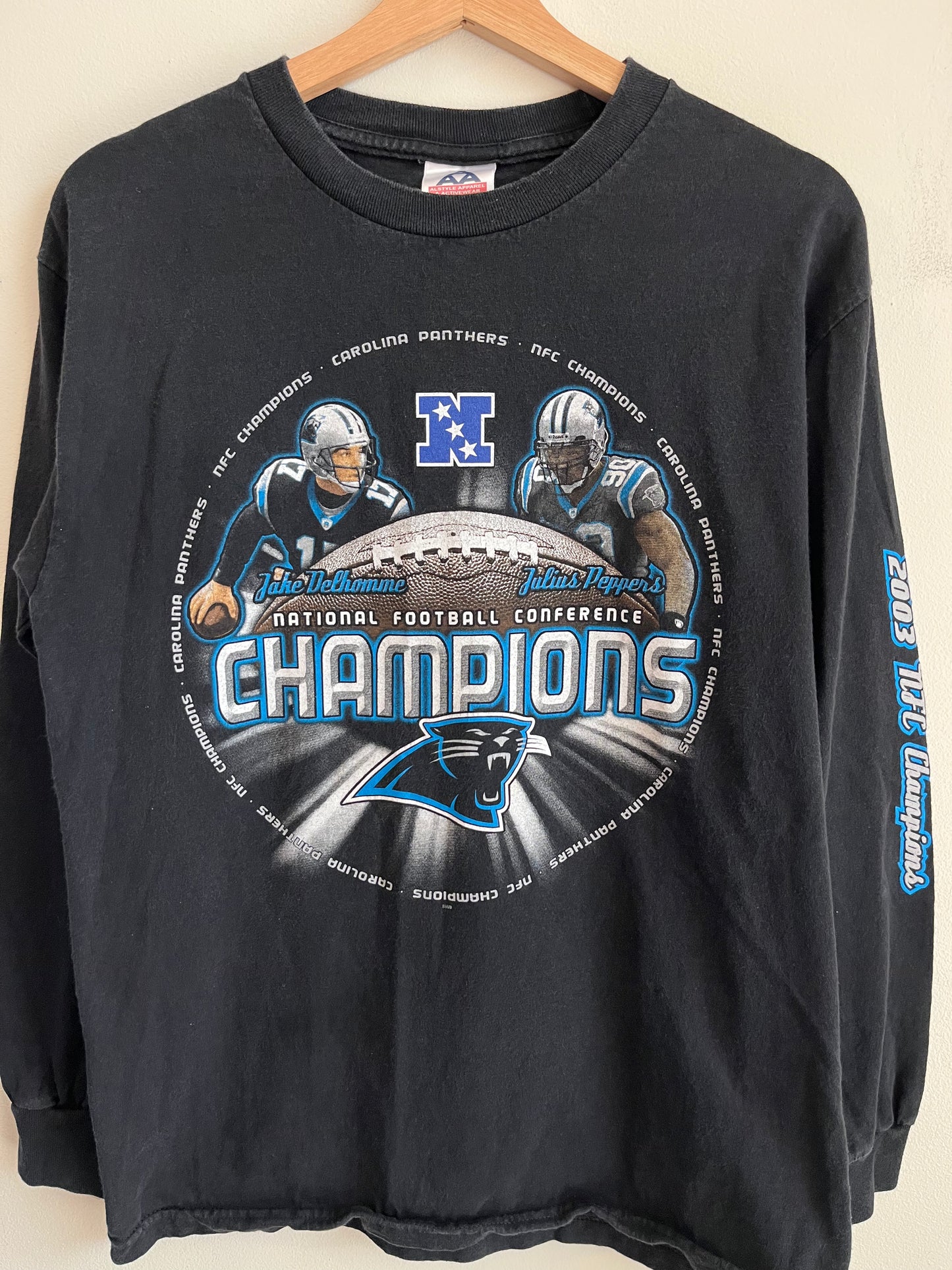 2003 Carolina Panthers Jake Delhomme & Julius Peppers Long Sleeve Shirt (M)