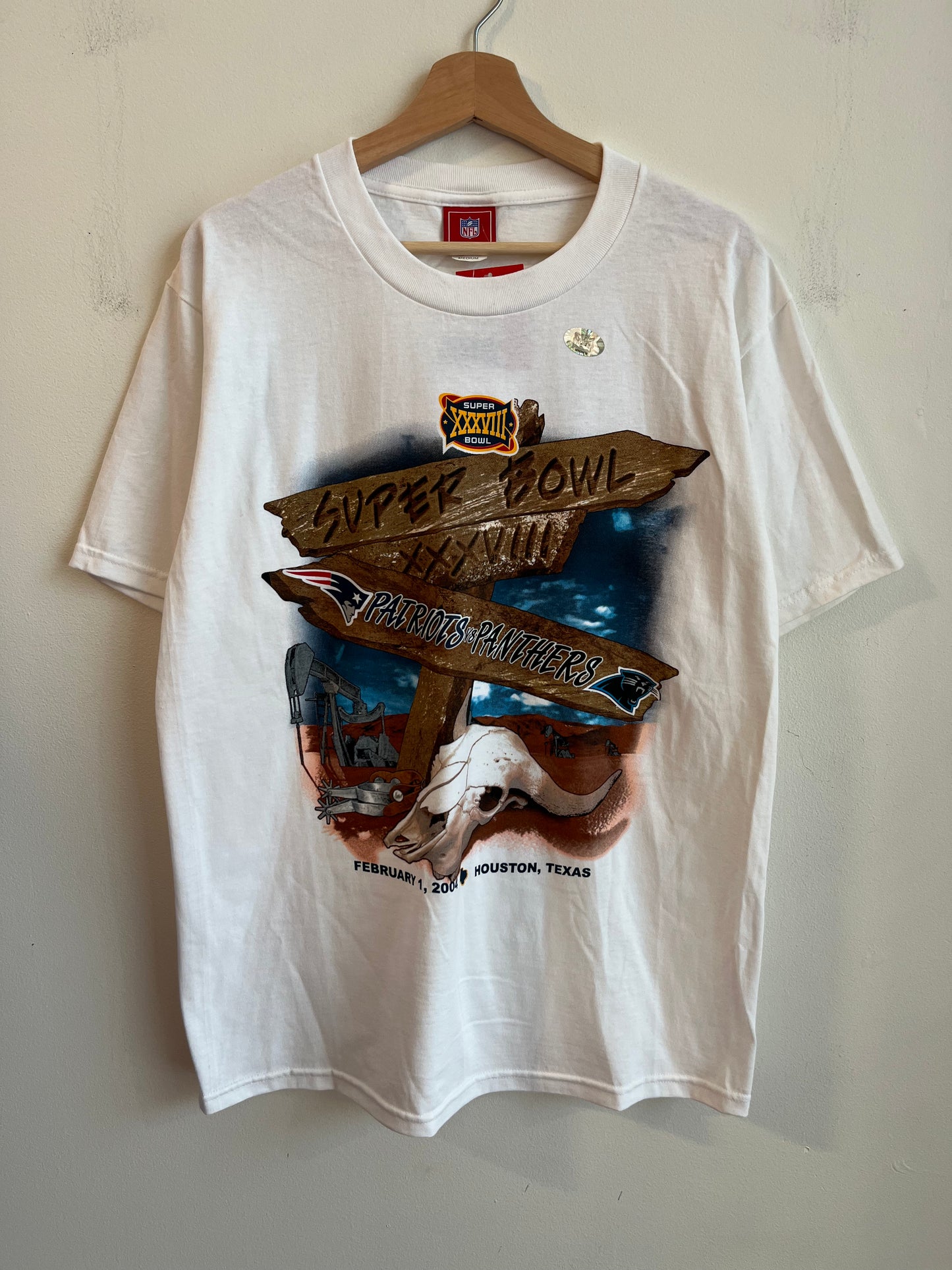 2004 Carolina Panthers v New England Patriots Deadstock Super Bowl Graphic Tee (M)