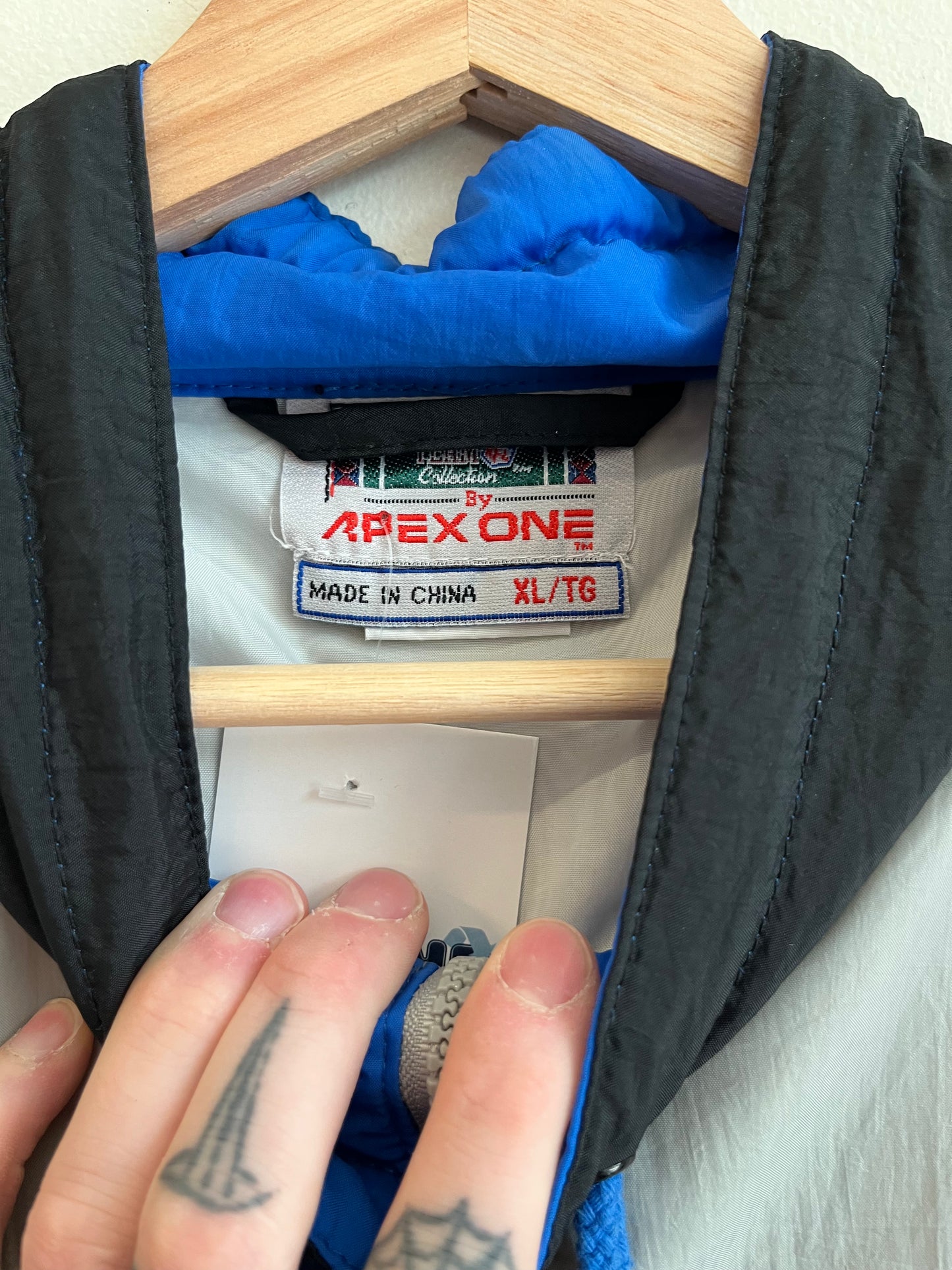 90s Carolina Panthers Apex One Multi-Colored Embroidered Logo Windbreaker (XL)