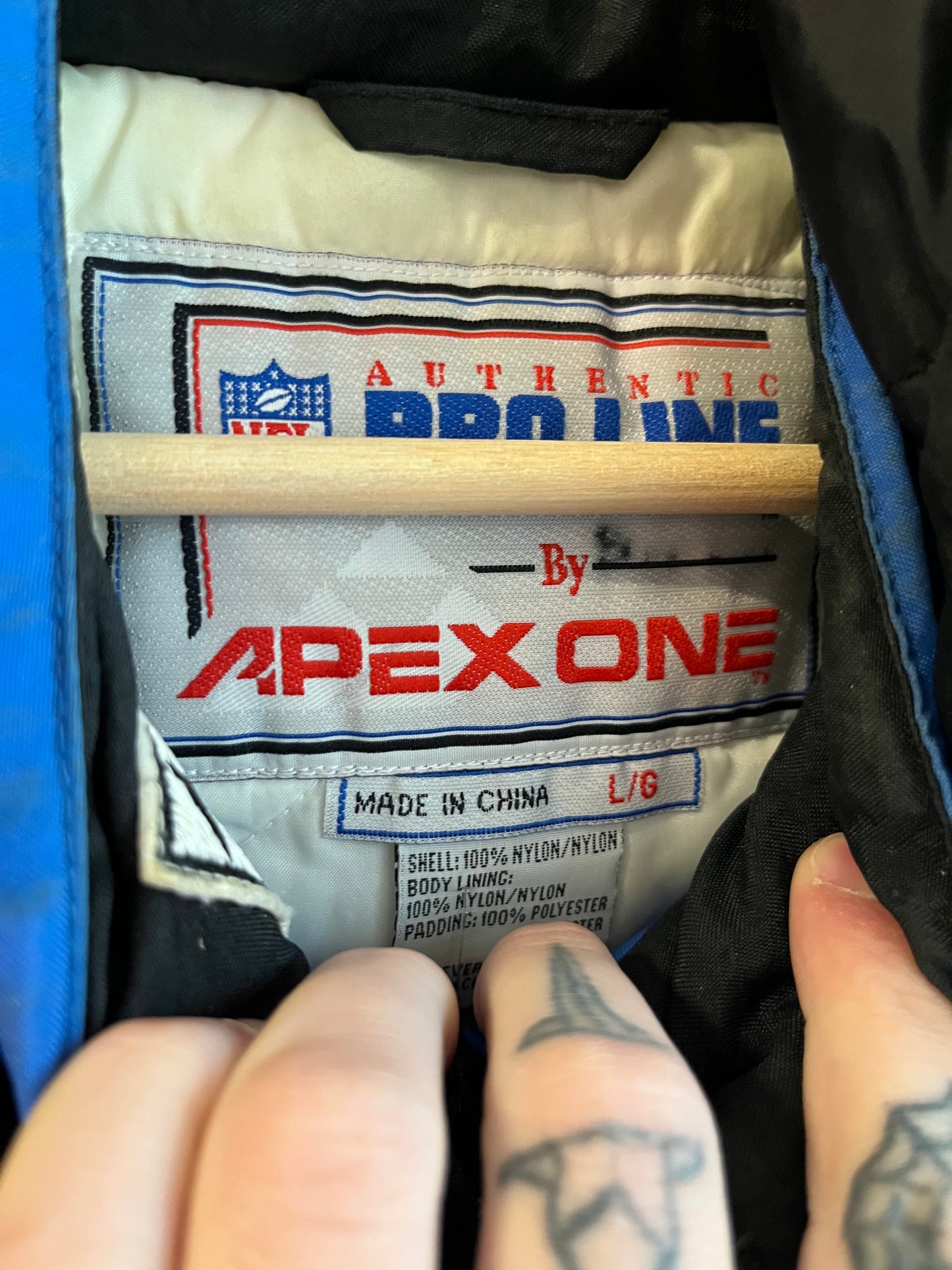 90s Carolina Panthers Apex One Dark Blue Wave Puffer Jacket (L)