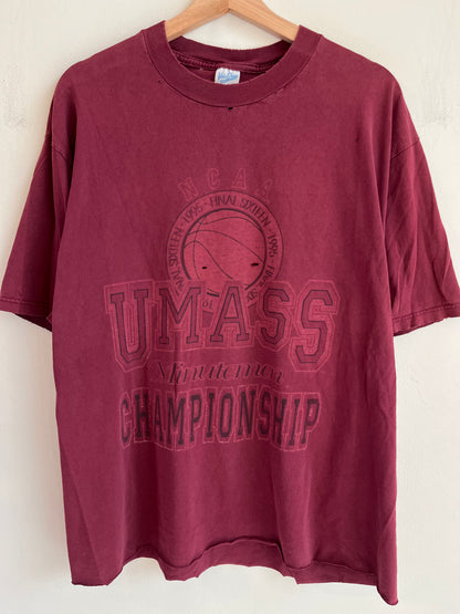 1995 U Mass Minute Men Cropped College Tee (XL)
