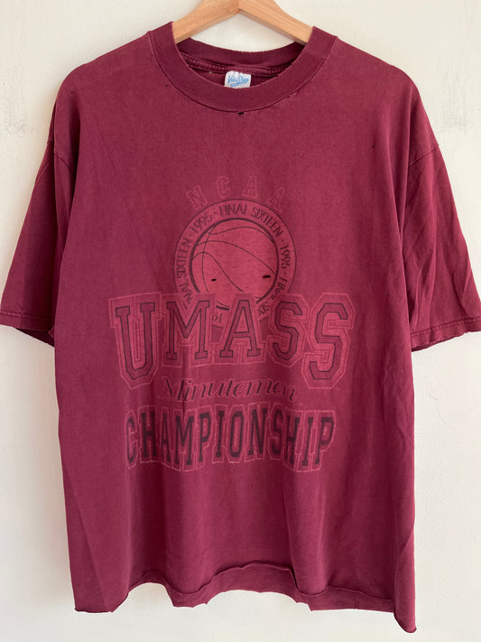 1995 U Mass Minute Men Cropped College Tee (XL)
