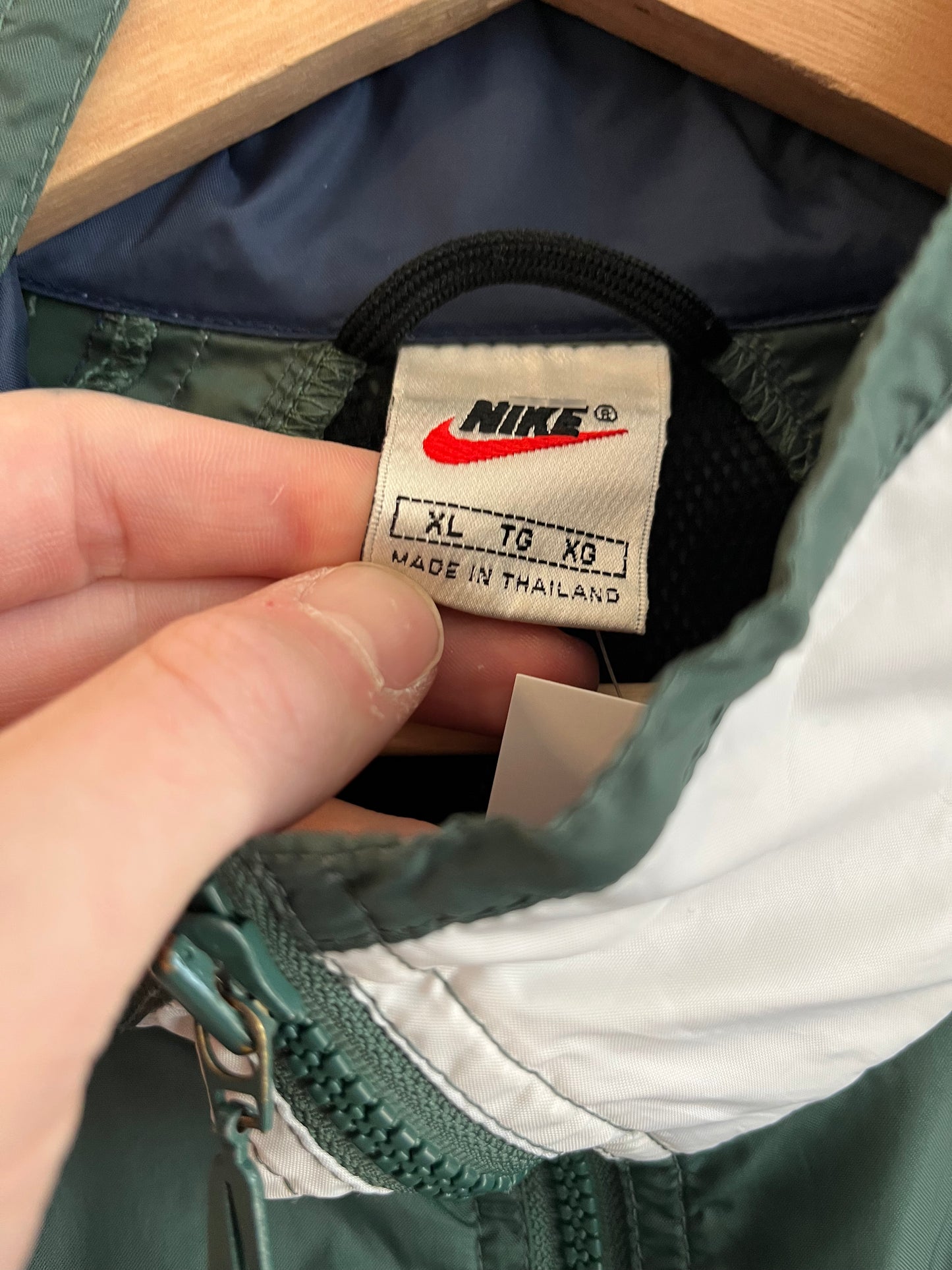 90s Nike Green Embroidered Windbreaker (XL)