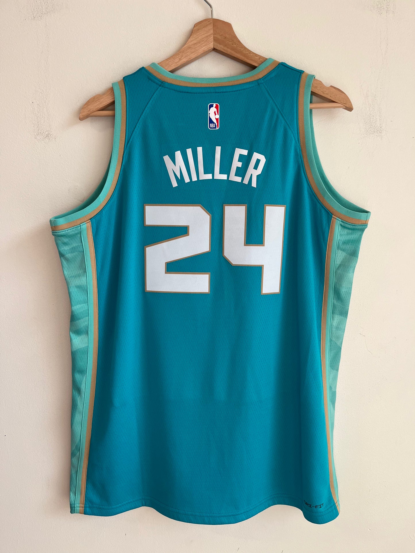 2023 Charlotte Hornets Brandon Miller Jordan Jersey (Youth XL)