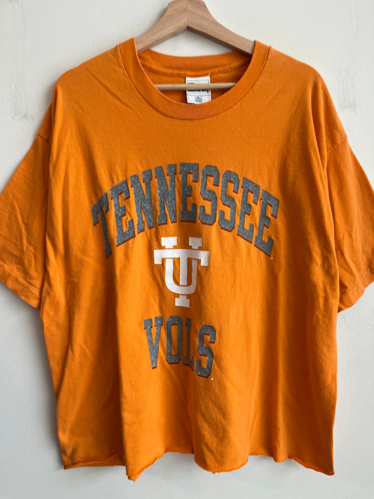 University Of Tennessee Vols Pro Player Orange Spell Out Tee (XL)
