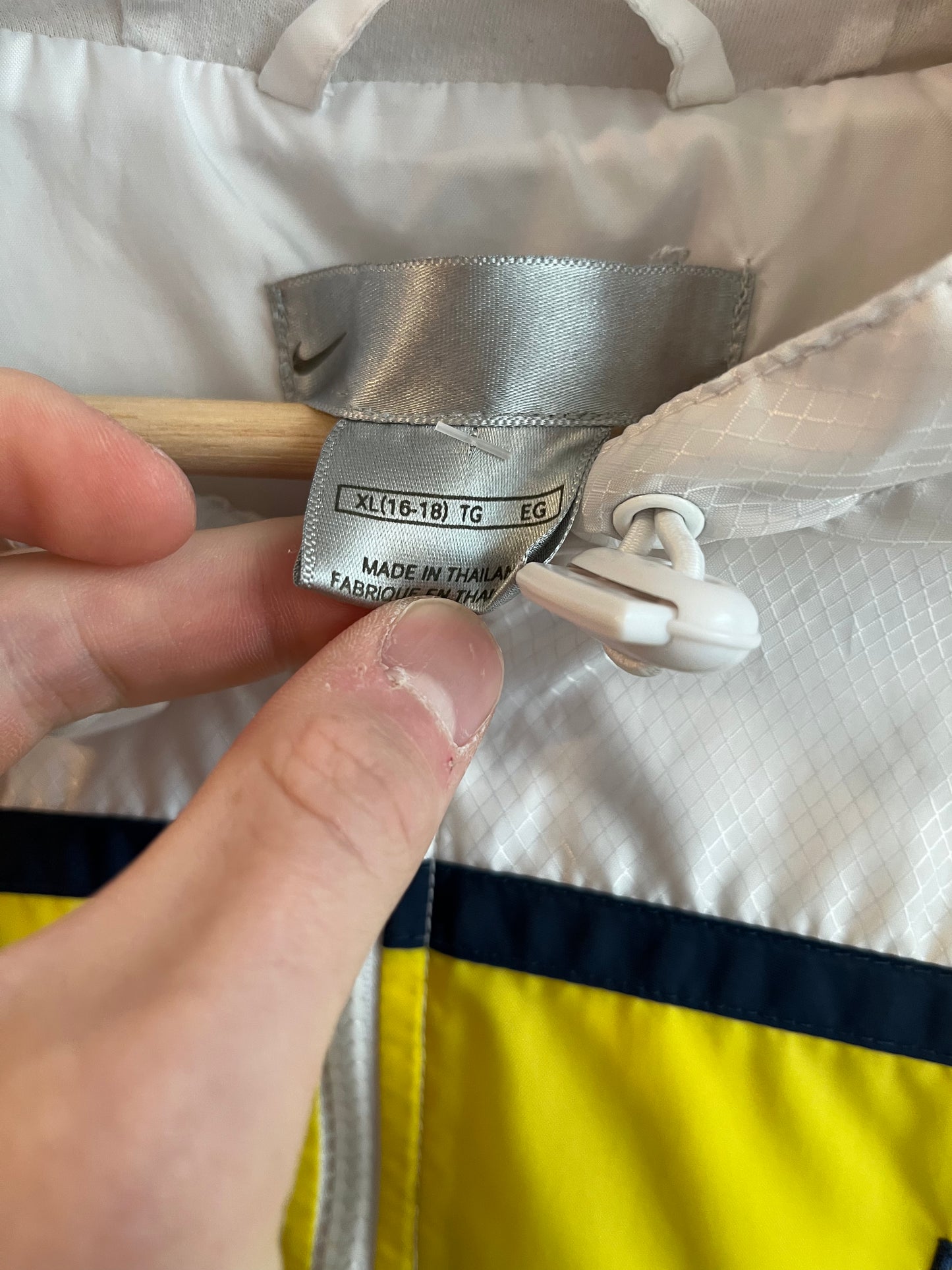 00s Nike Striped Essential Multi-Colored Windbreaker (XL)