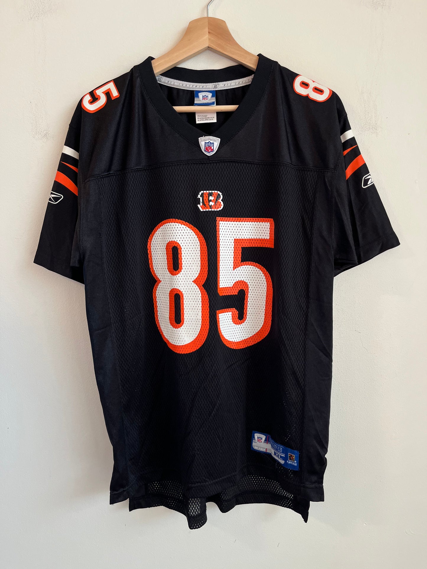 00s Cincinnati Bengals Chad Ocho Cinco Home Jersey (Youth XL)