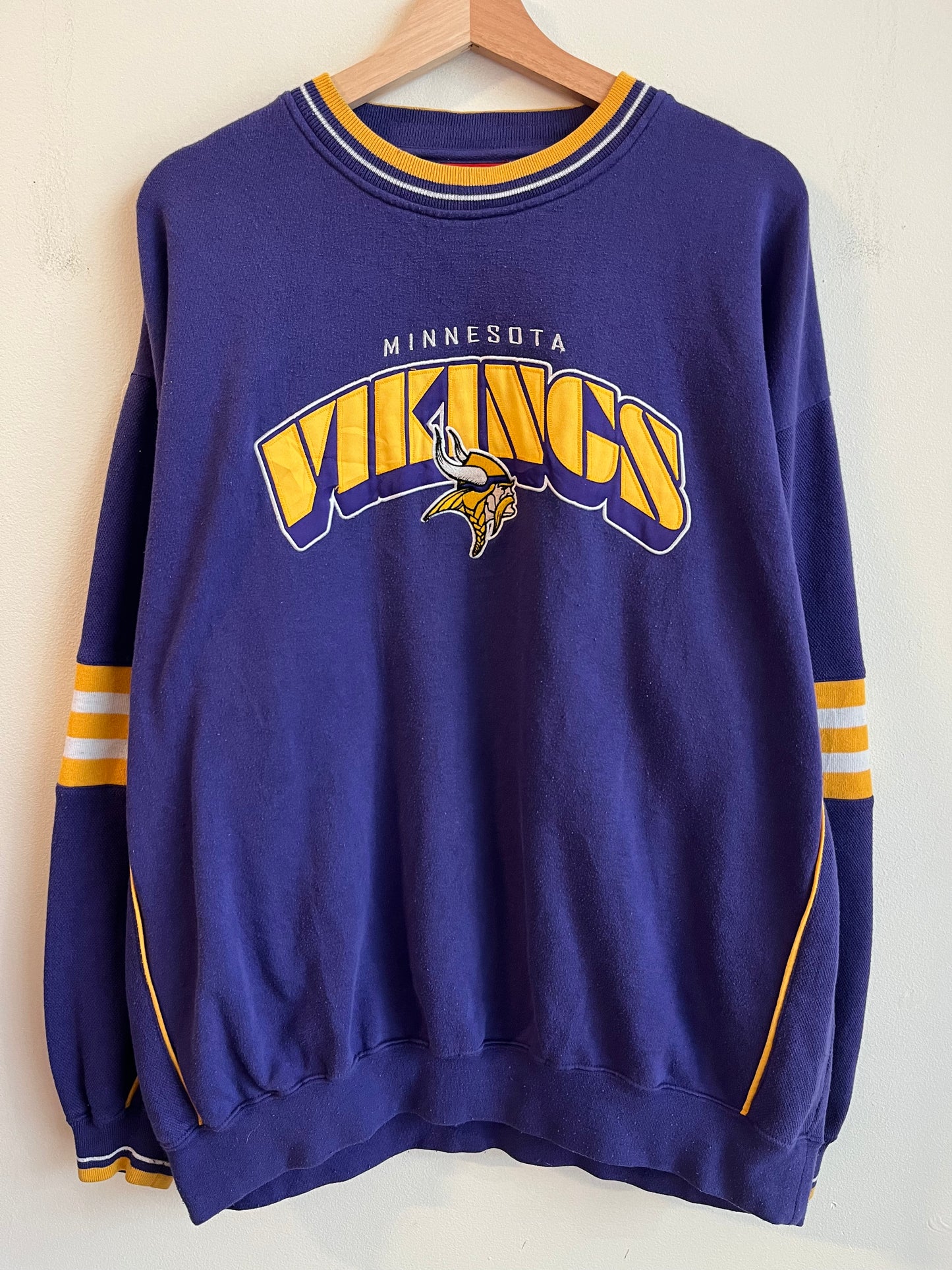00s Minnesota Vikings Purple Spell Out Crewneck (XL)