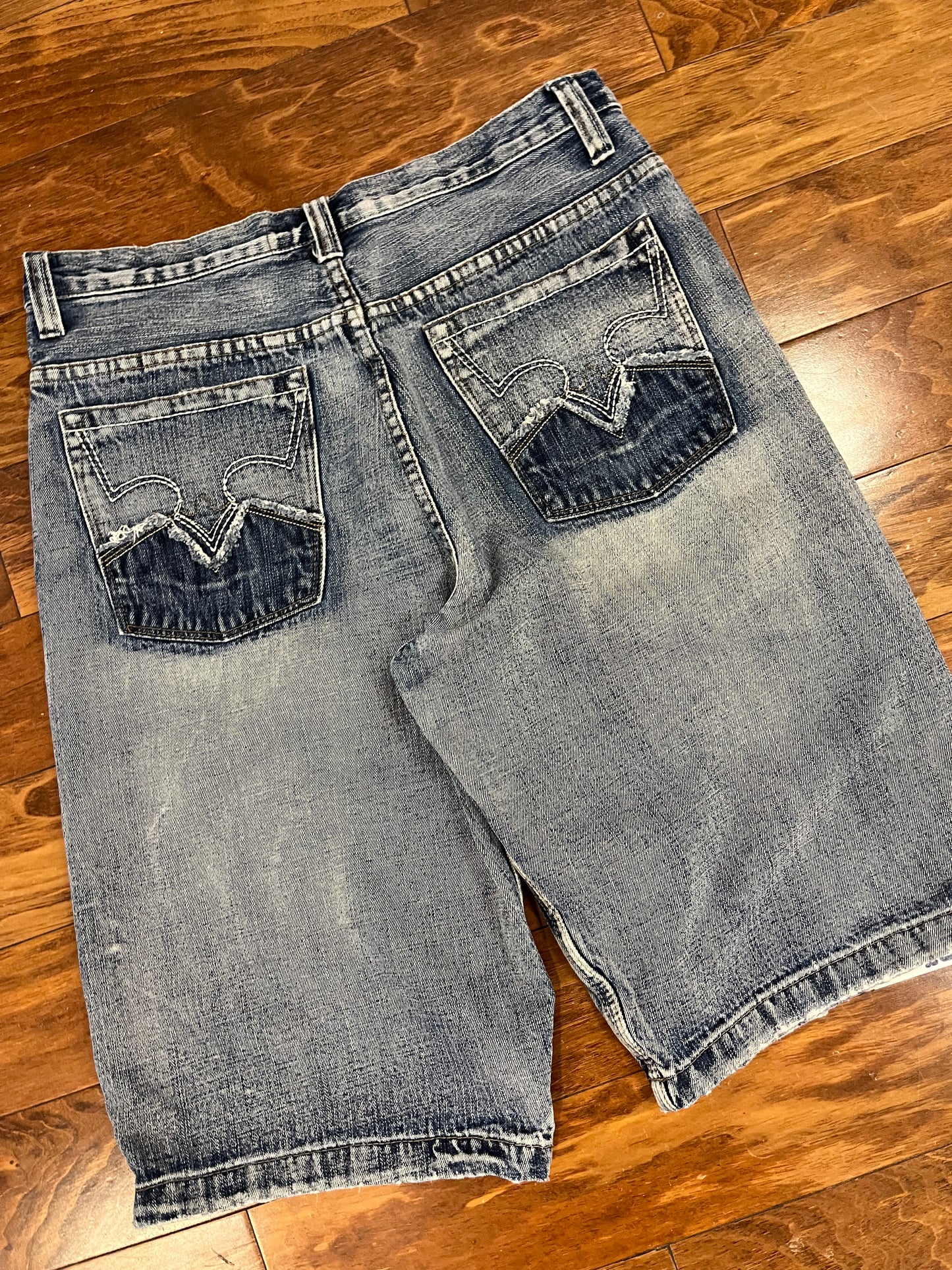 00s Route 66 Embroidered Baggy Jean Shorts (32)