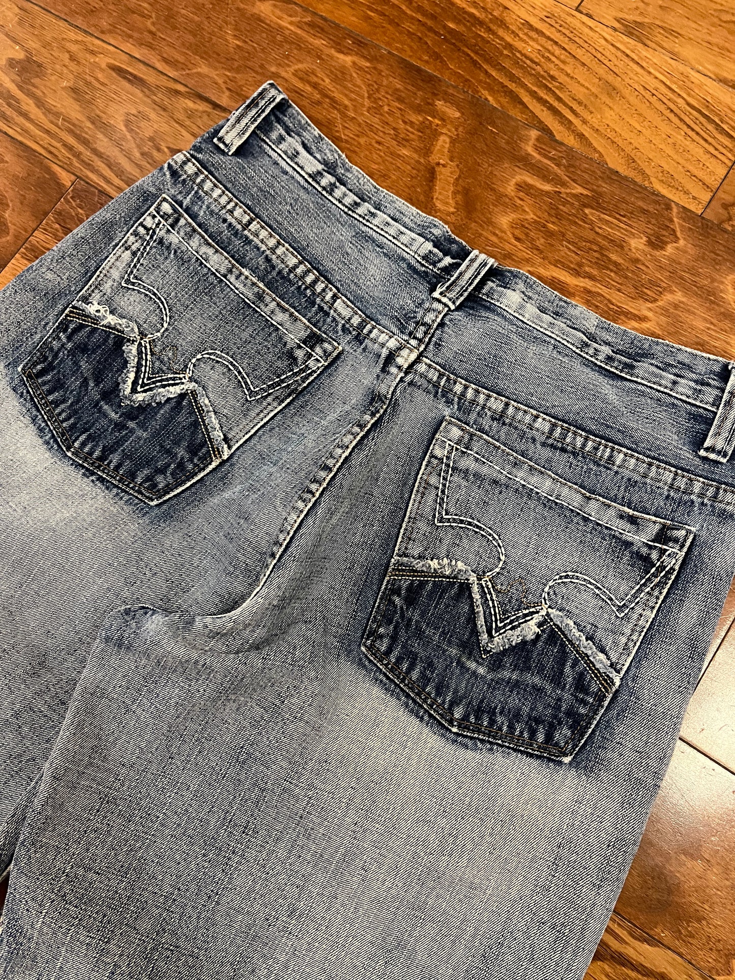 00s Route 66 Embroidered Baggy Jean Shorts (32)
