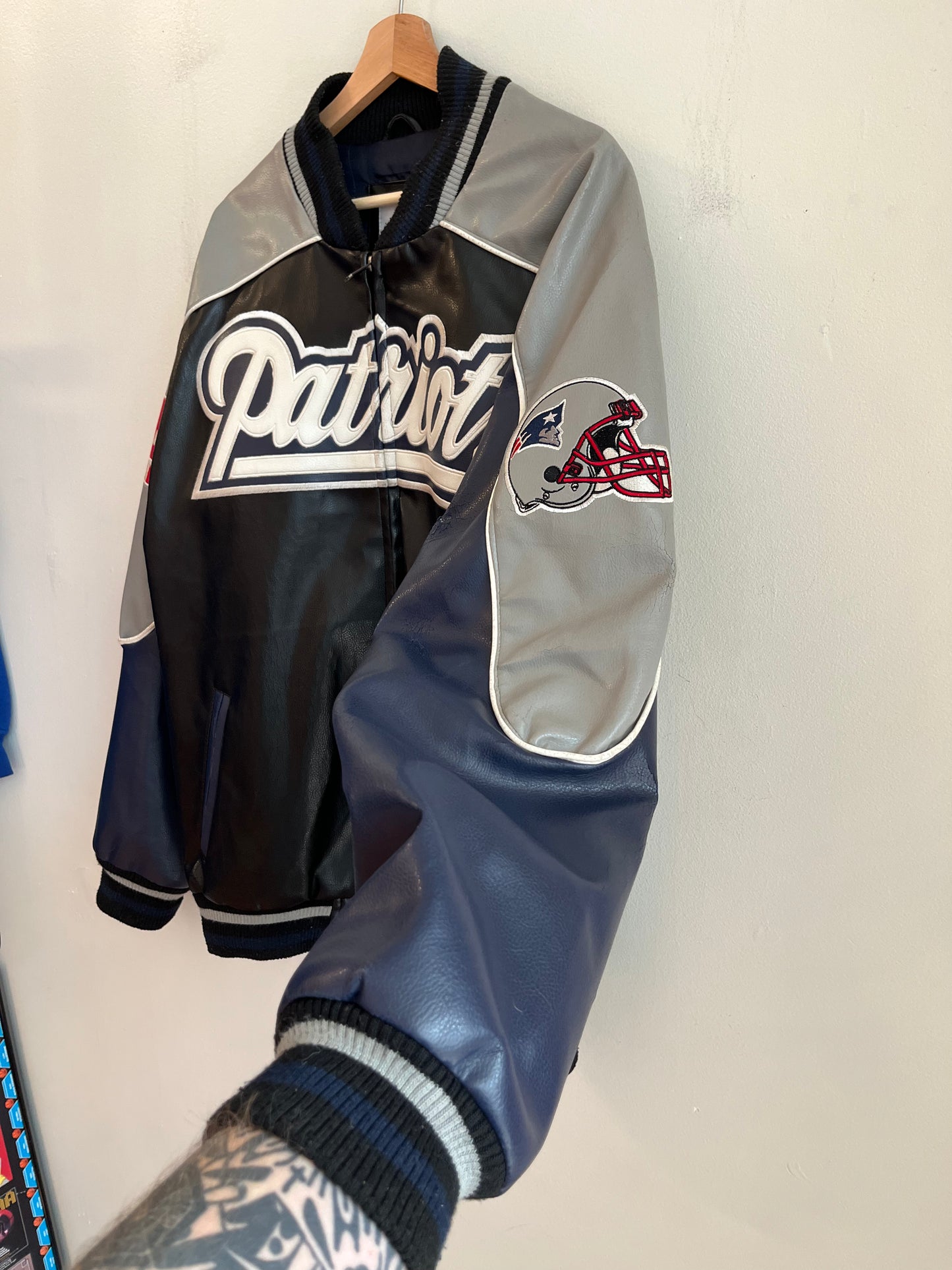 00s New England Patriots NFL Leather Jacket (XL)