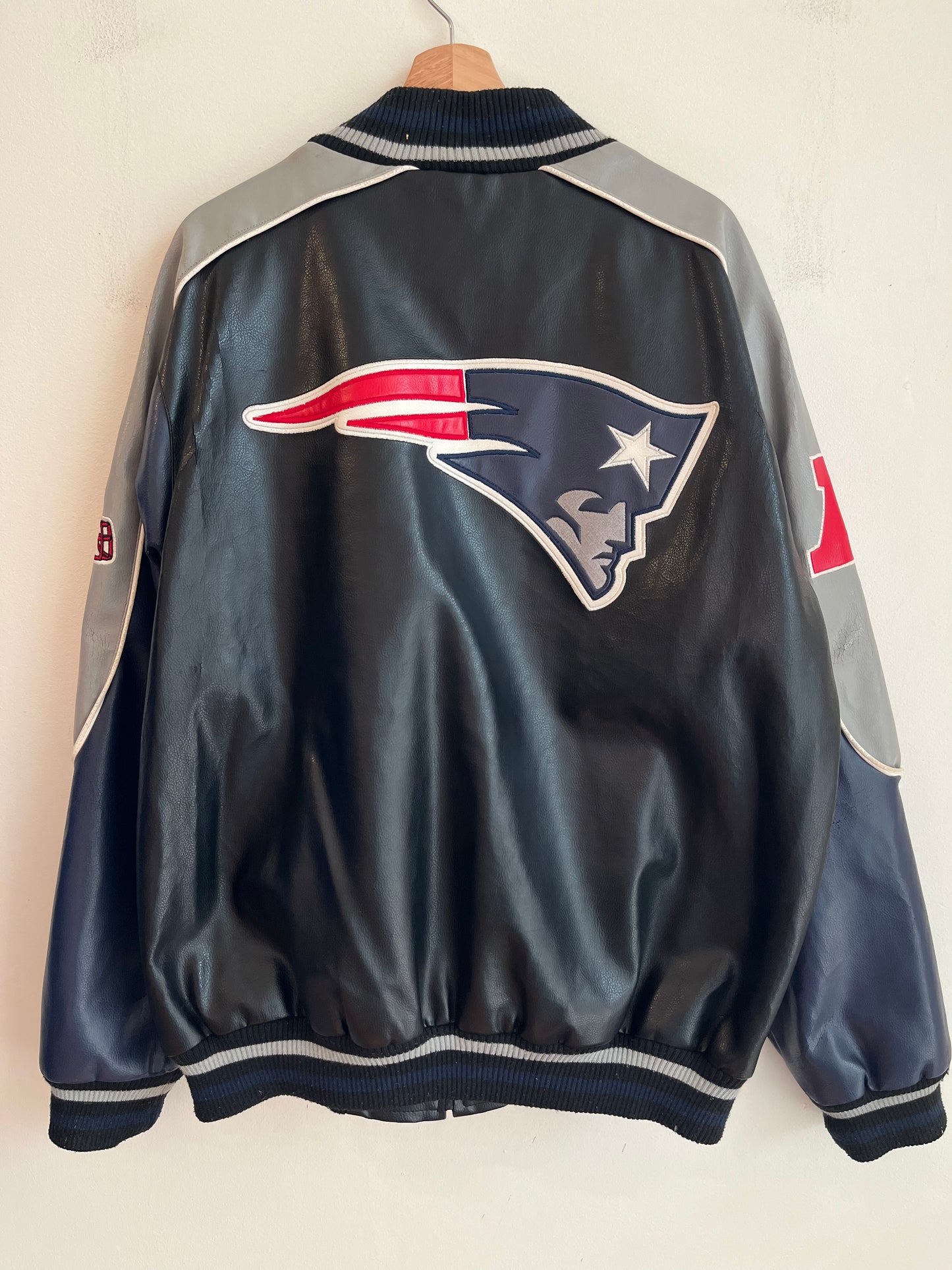 00s New England Patriots NFL Leather Jacket (XL)