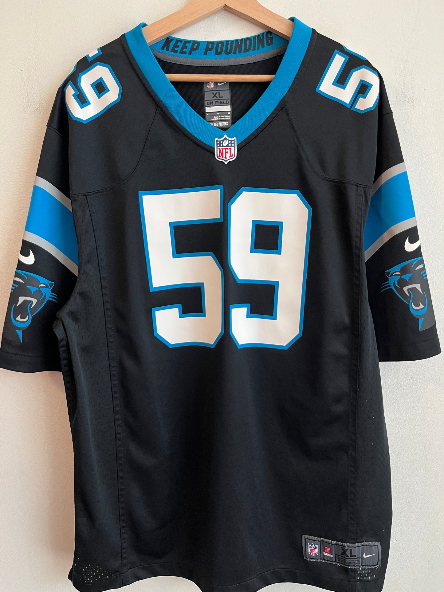 2016 Carolina Panthers Luke Kuechly Nike Black Jersey (XL)