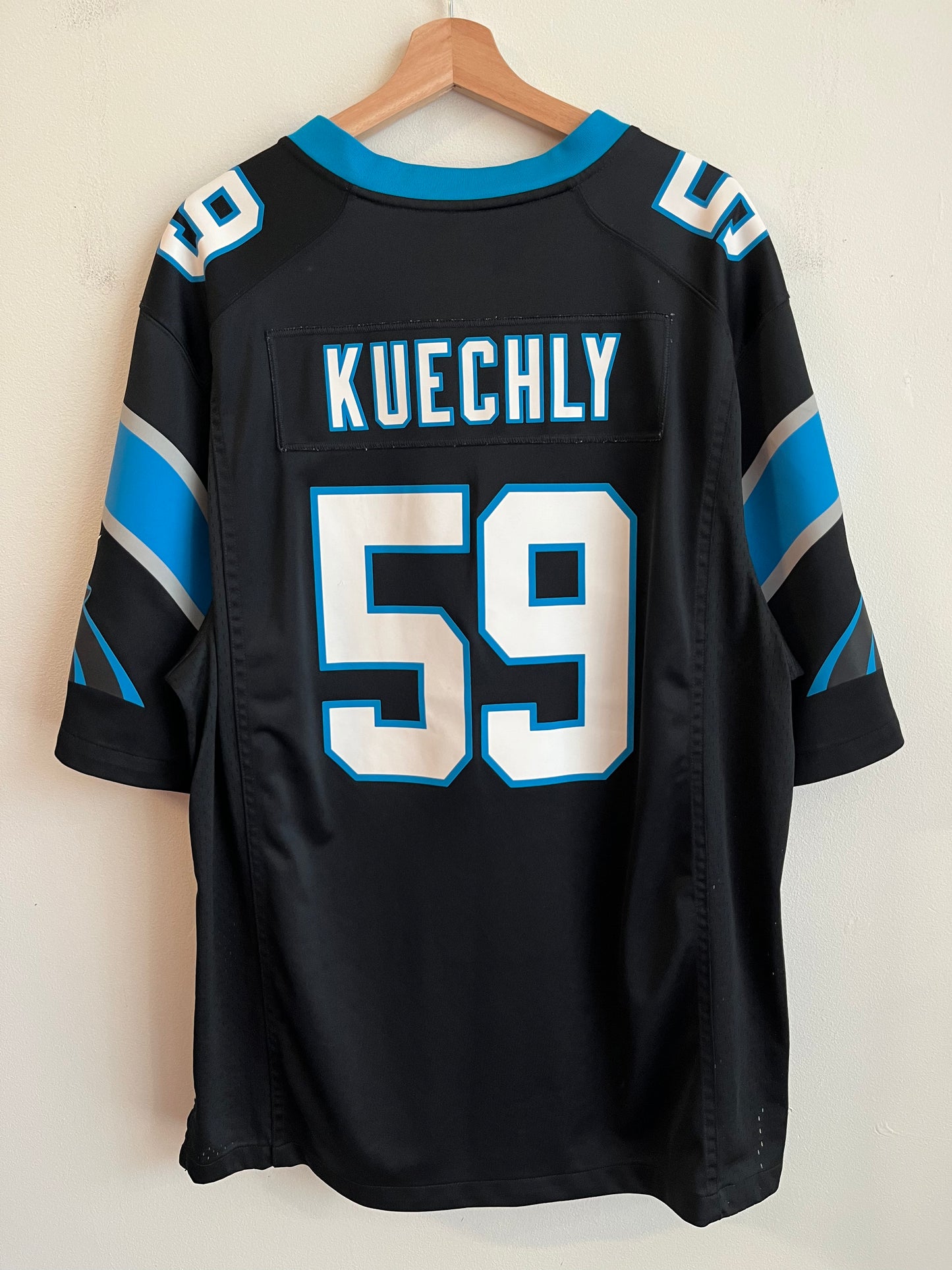 2016 Carolina Panthers Luke Kuechly Nike Black Jersey (XL)