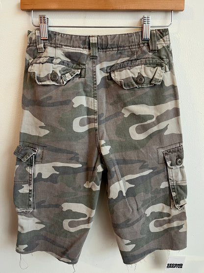 00s Faded Glory Faded Camo Shorts (26)