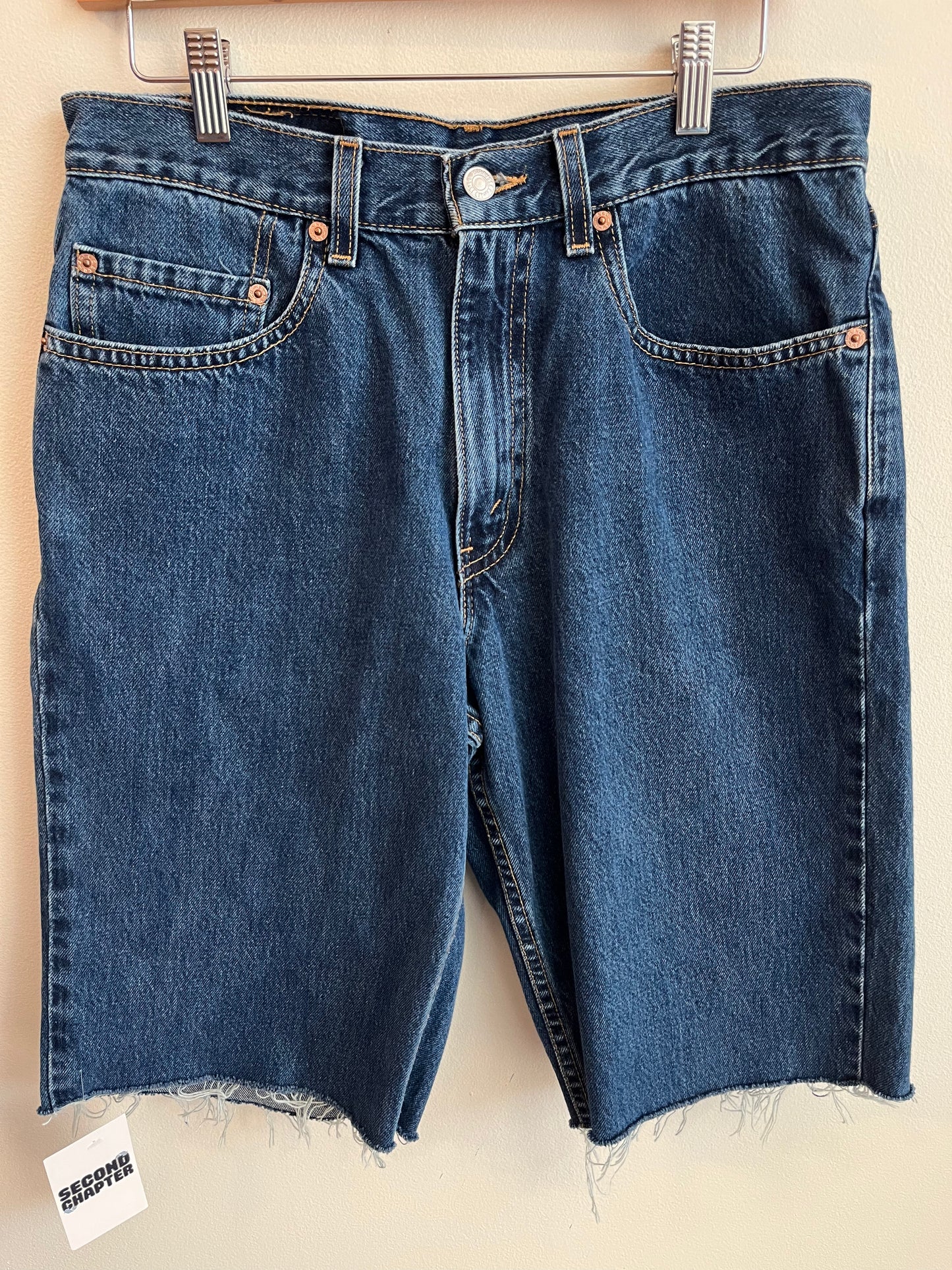 2002 Levi's 550 Dark Wash Shorts (33)