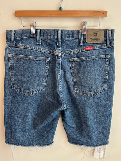 00s Wrangler Dark Blue Shorts (34)