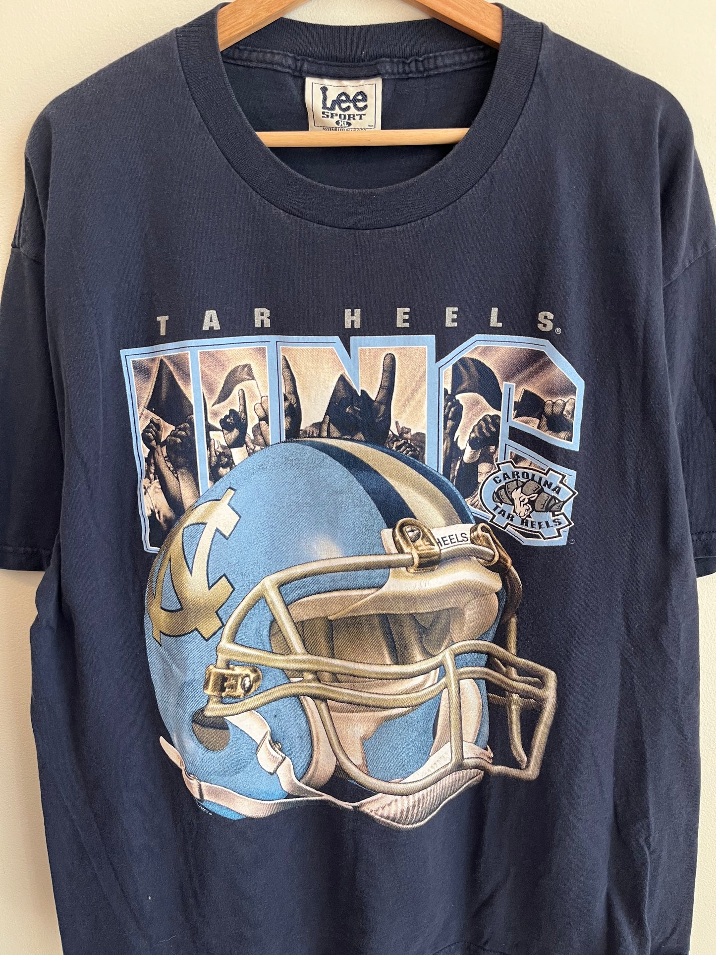 1996 University of North Carolina (UNC) Big Helmet Tee (XL)