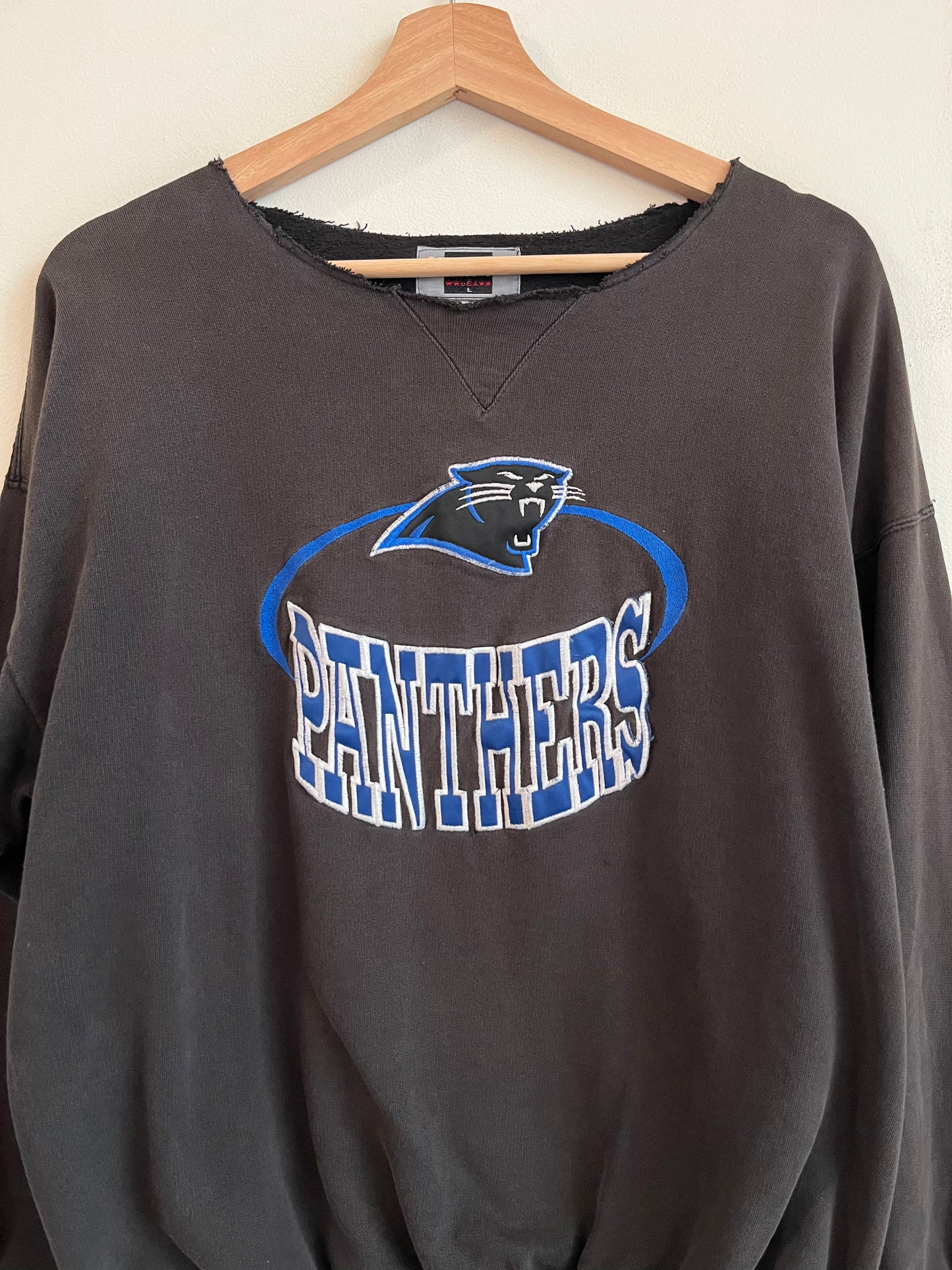 90s Carolina Panthers Thrashed Embroidered Spell Out Crewneck (L)