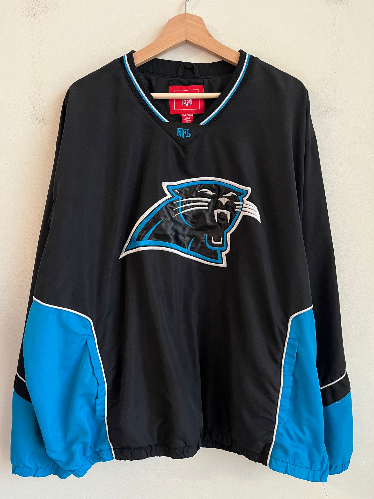 00s Carolina Panthers Big Logo Two Toned Windbreaker (XXL)