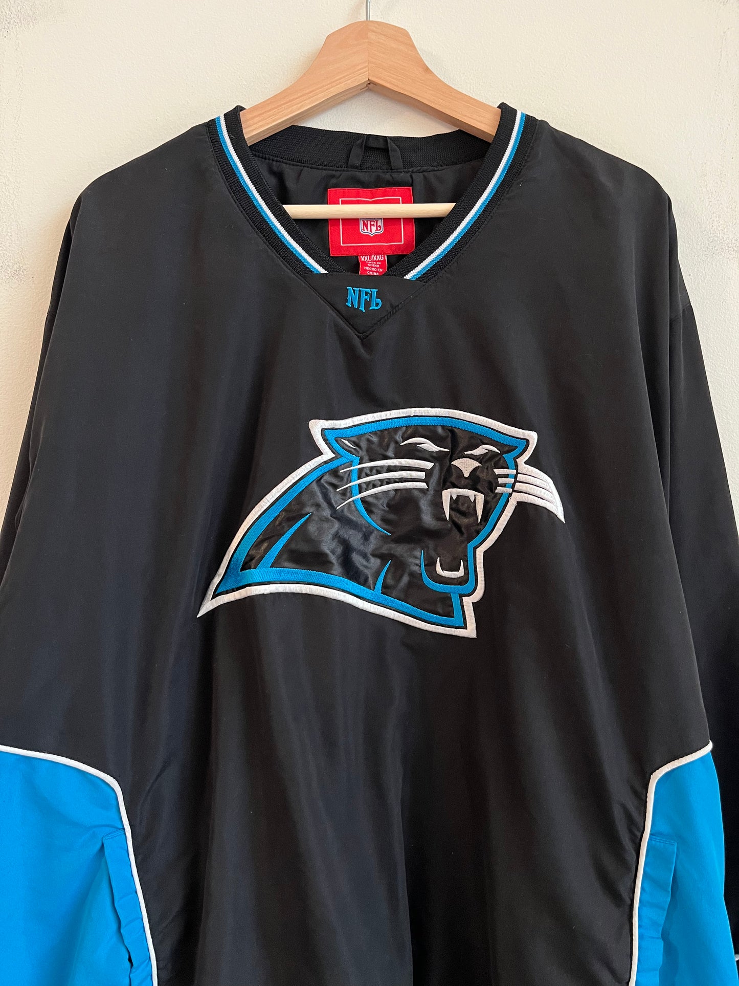 00s Carolina Panthers Big Logo Two Toned Windbreaker (XXL)